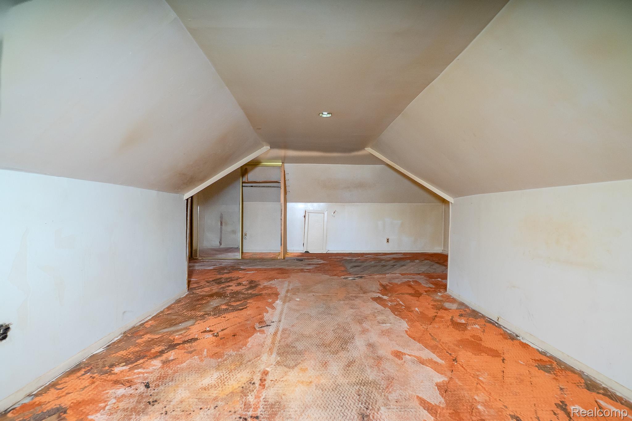 16226 MARK TWAIN Street