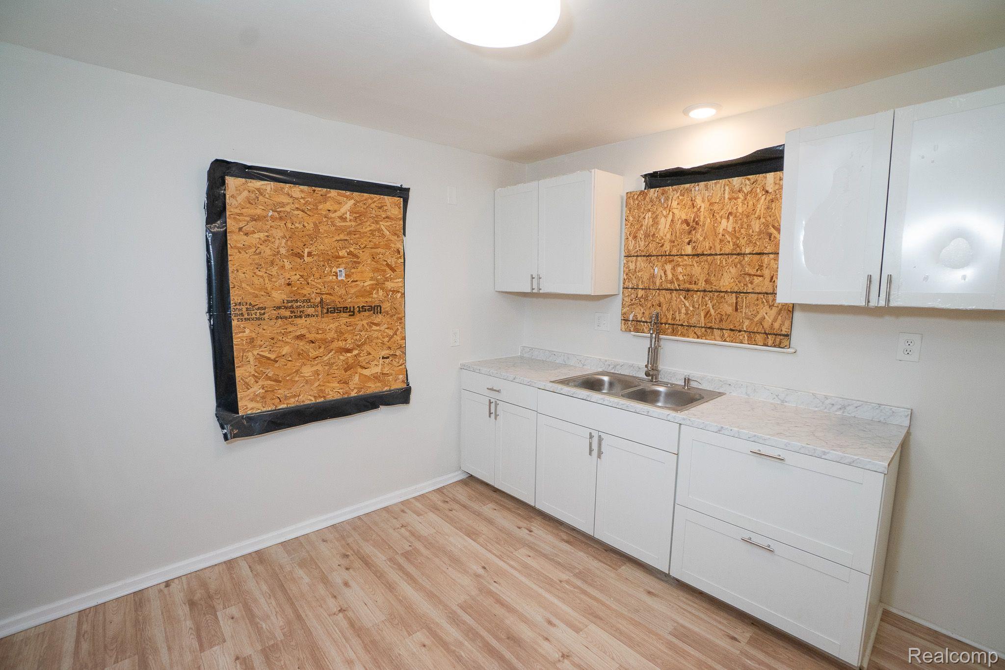 16615 FAIRMOUNT Drive