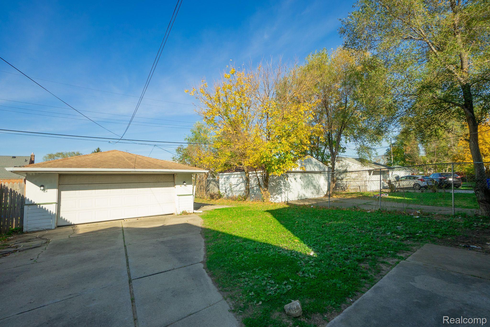 16615 FAIRMOUNT Drive