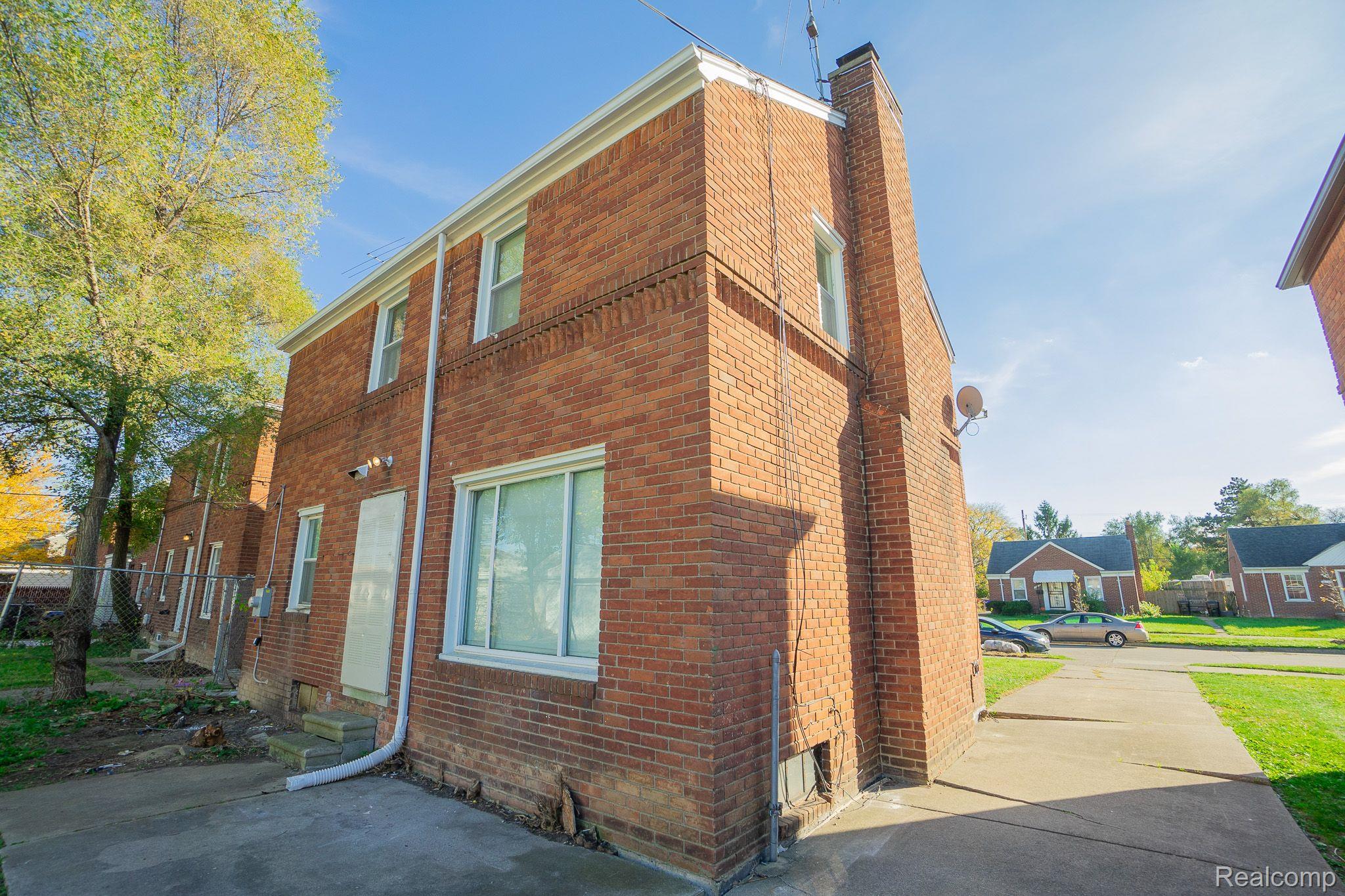 16615 FAIRMOUNT Drive