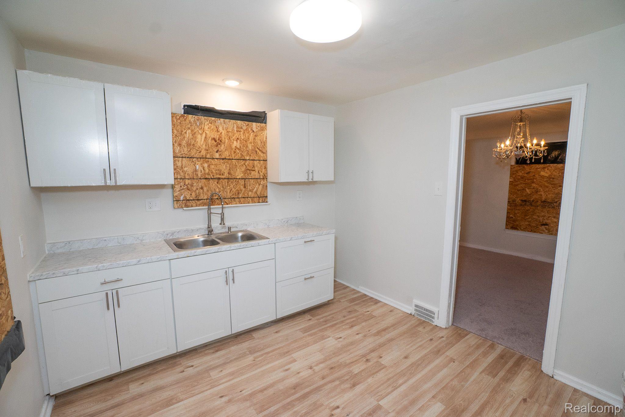 16615 FAIRMOUNT Drive