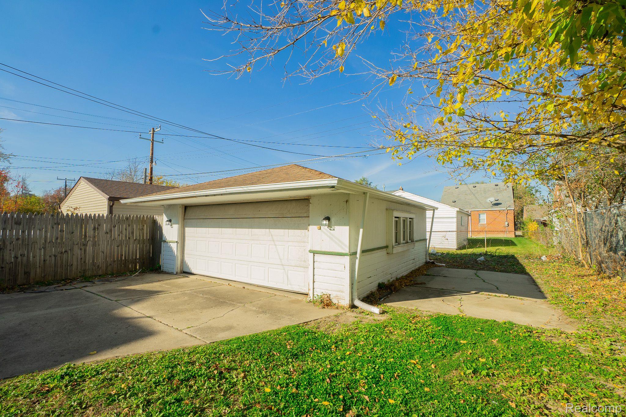 16615 FAIRMOUNT Drive