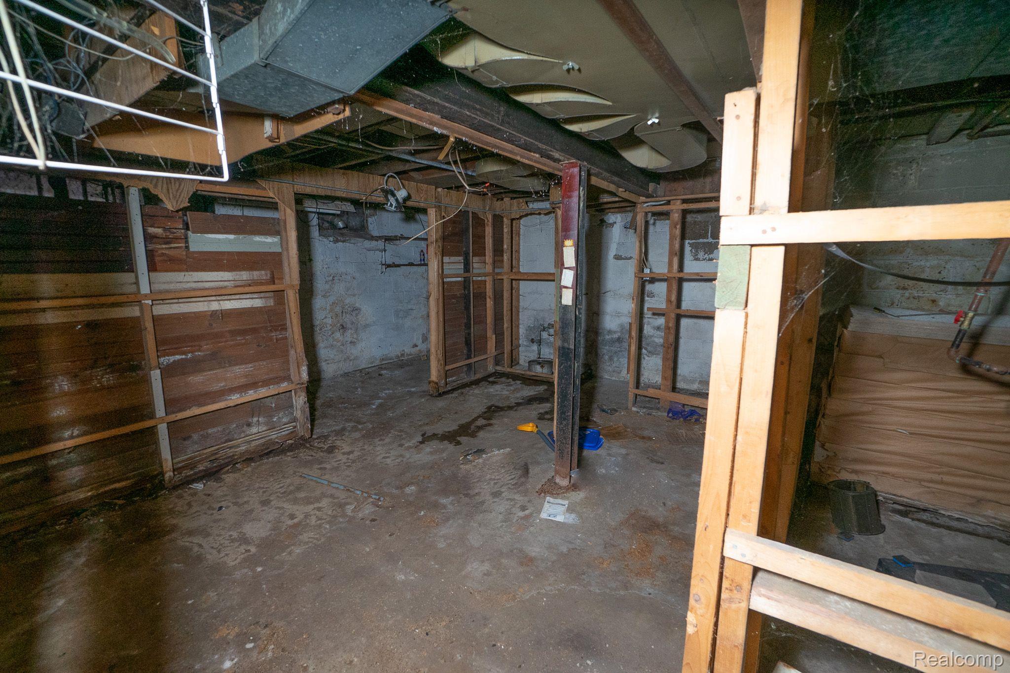 18475 MARK TWAIN Street