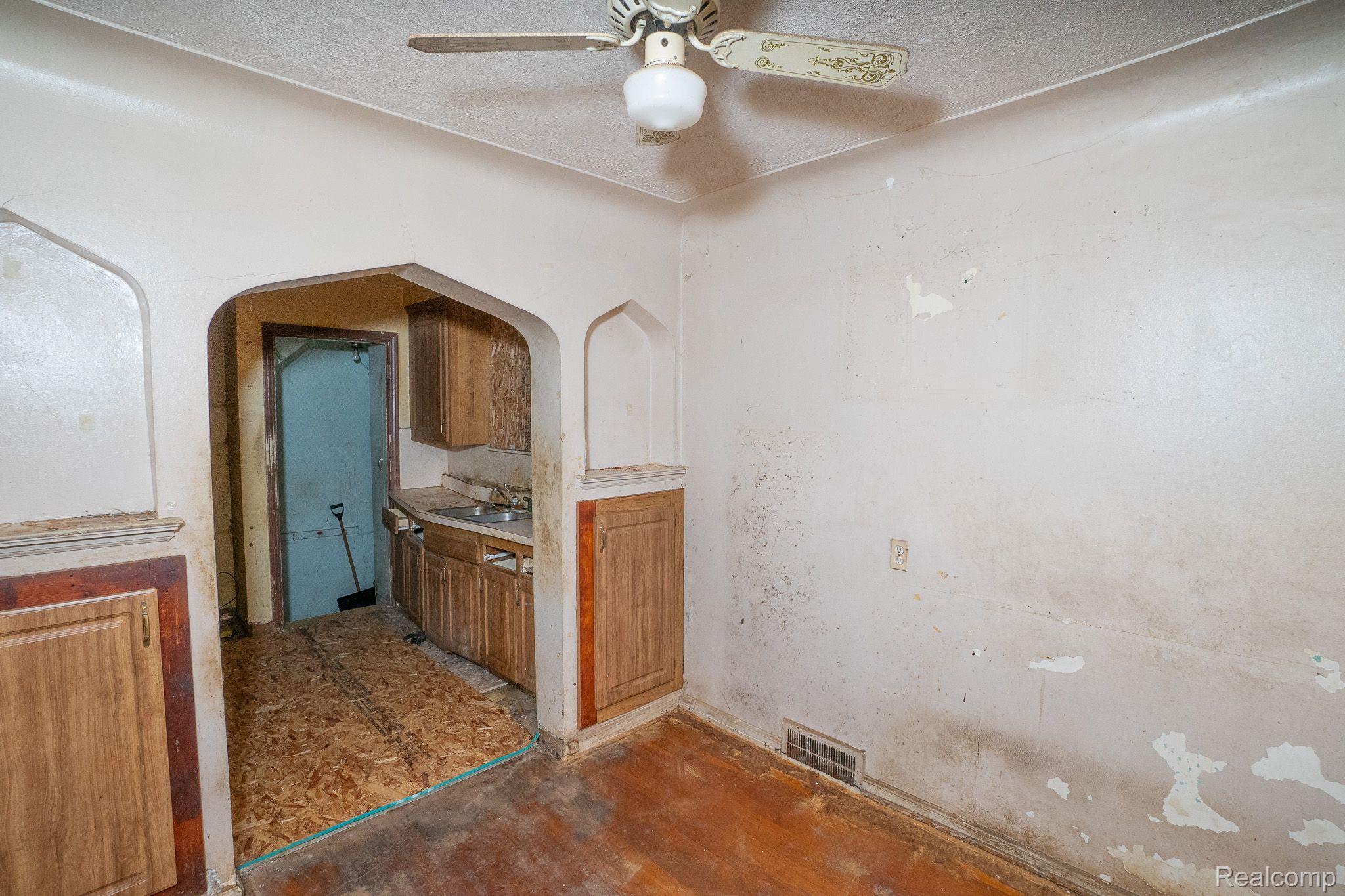 18475 MARK TWAIN Street