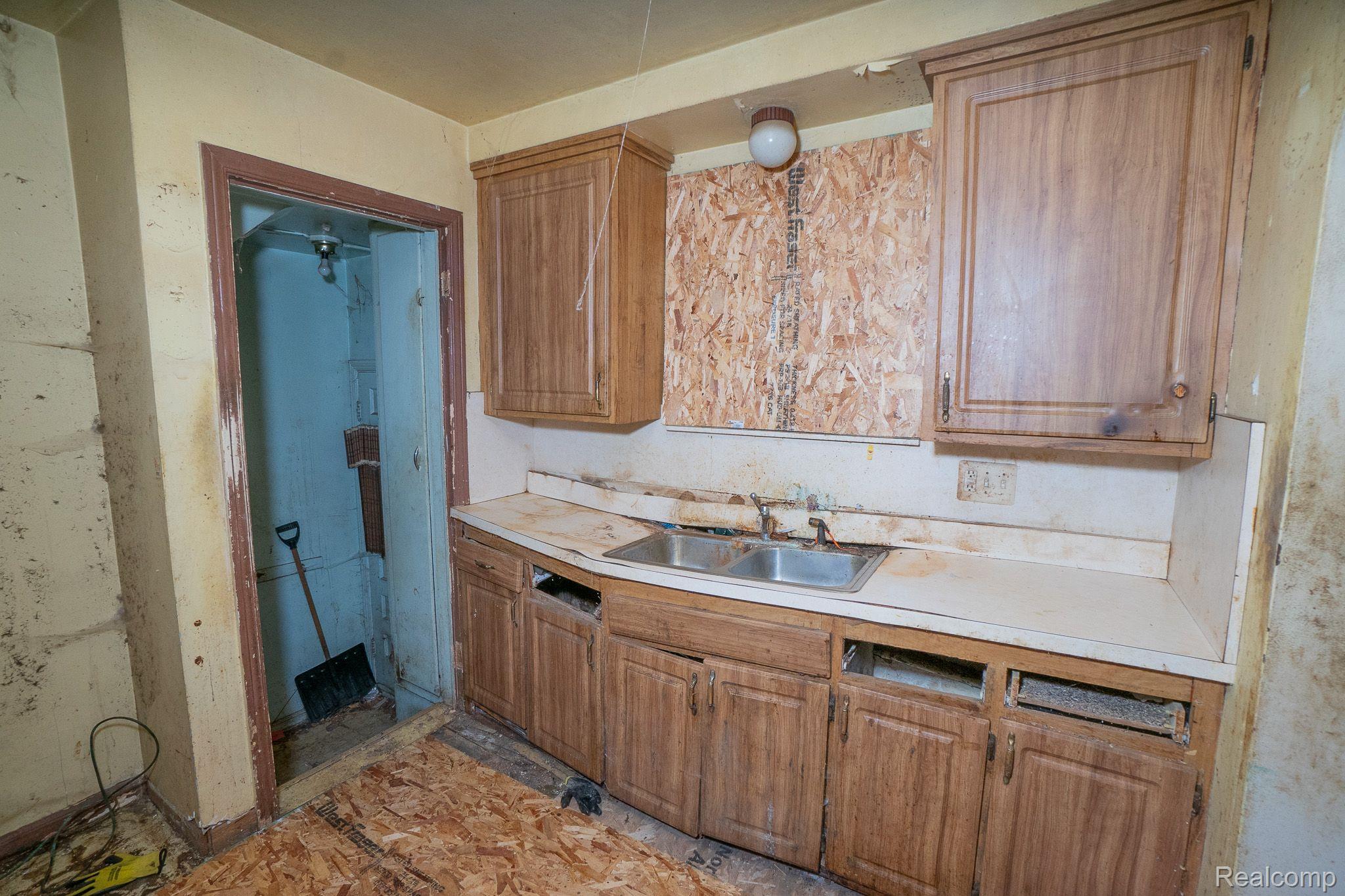 18475 MARK TWAIN Street