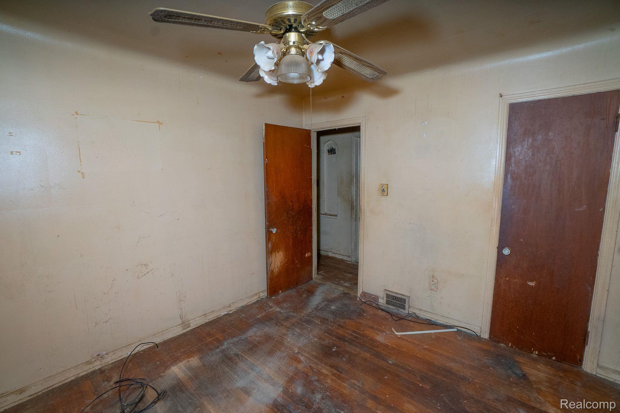 18475 MARK TWAIN Street