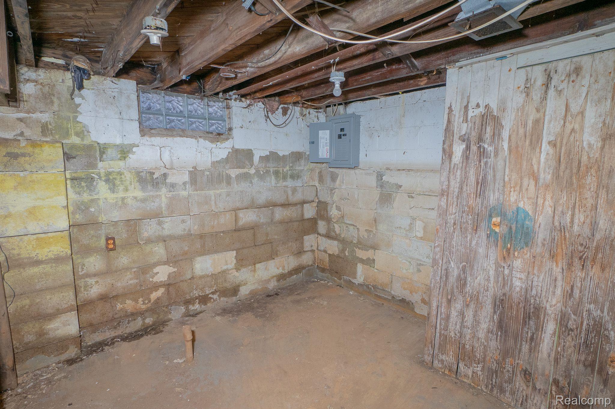 16100 LIBERAL Street