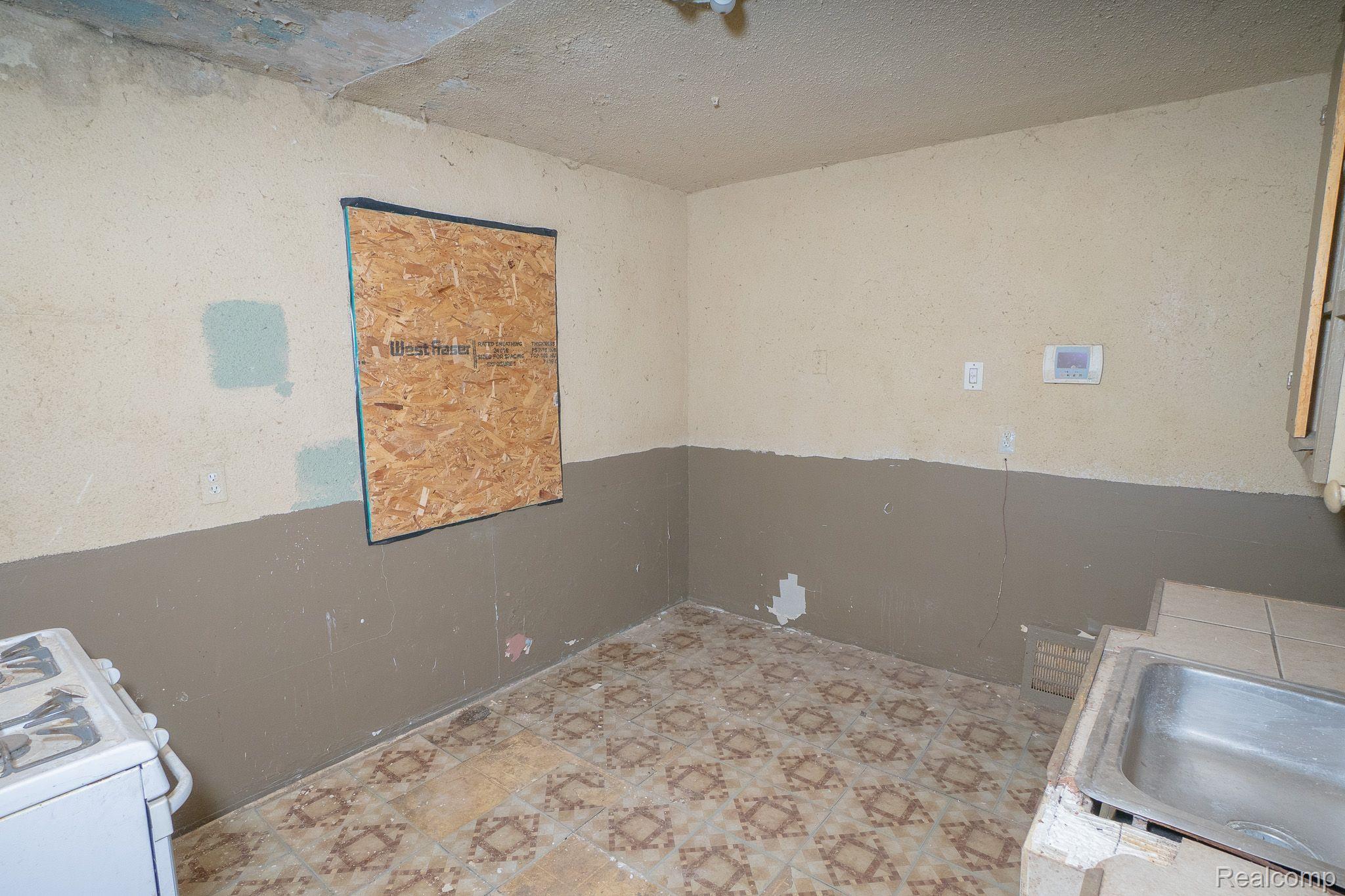 16100 LIBERAL Street