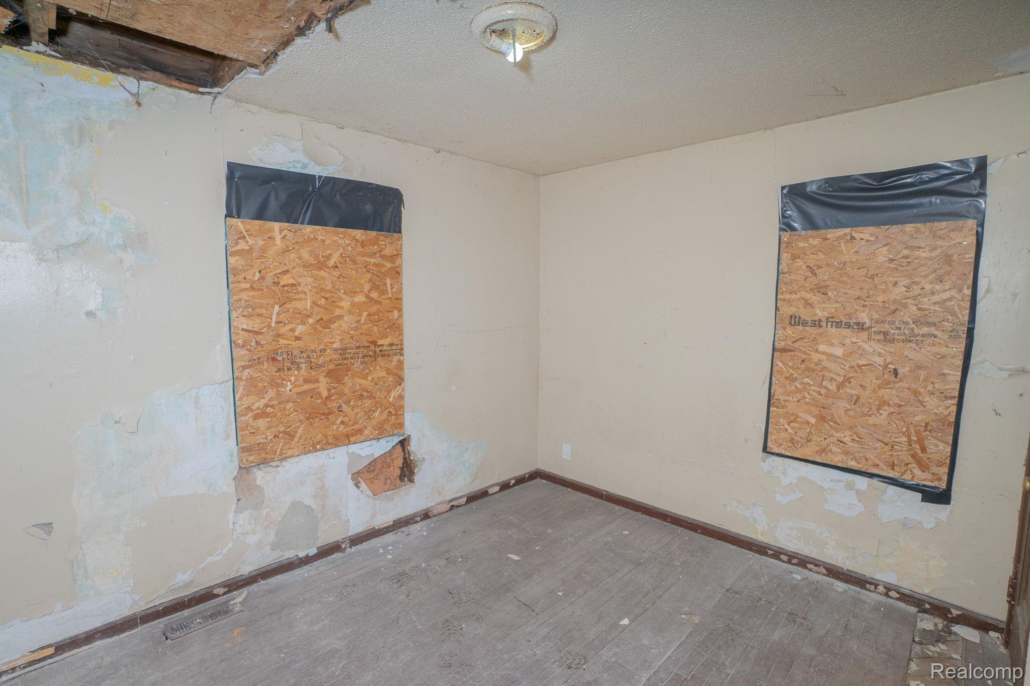 16100 LIBERAL Street