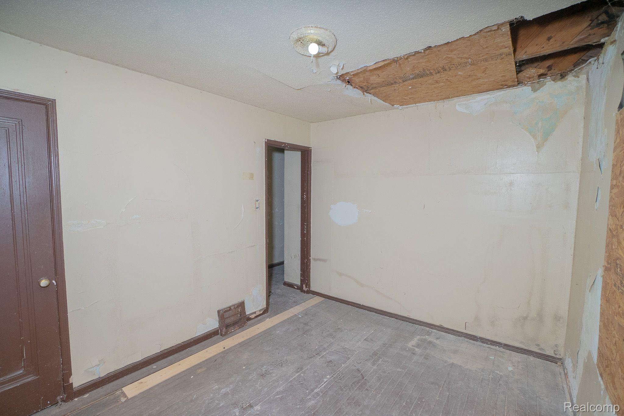 16100 LIBERAL Street