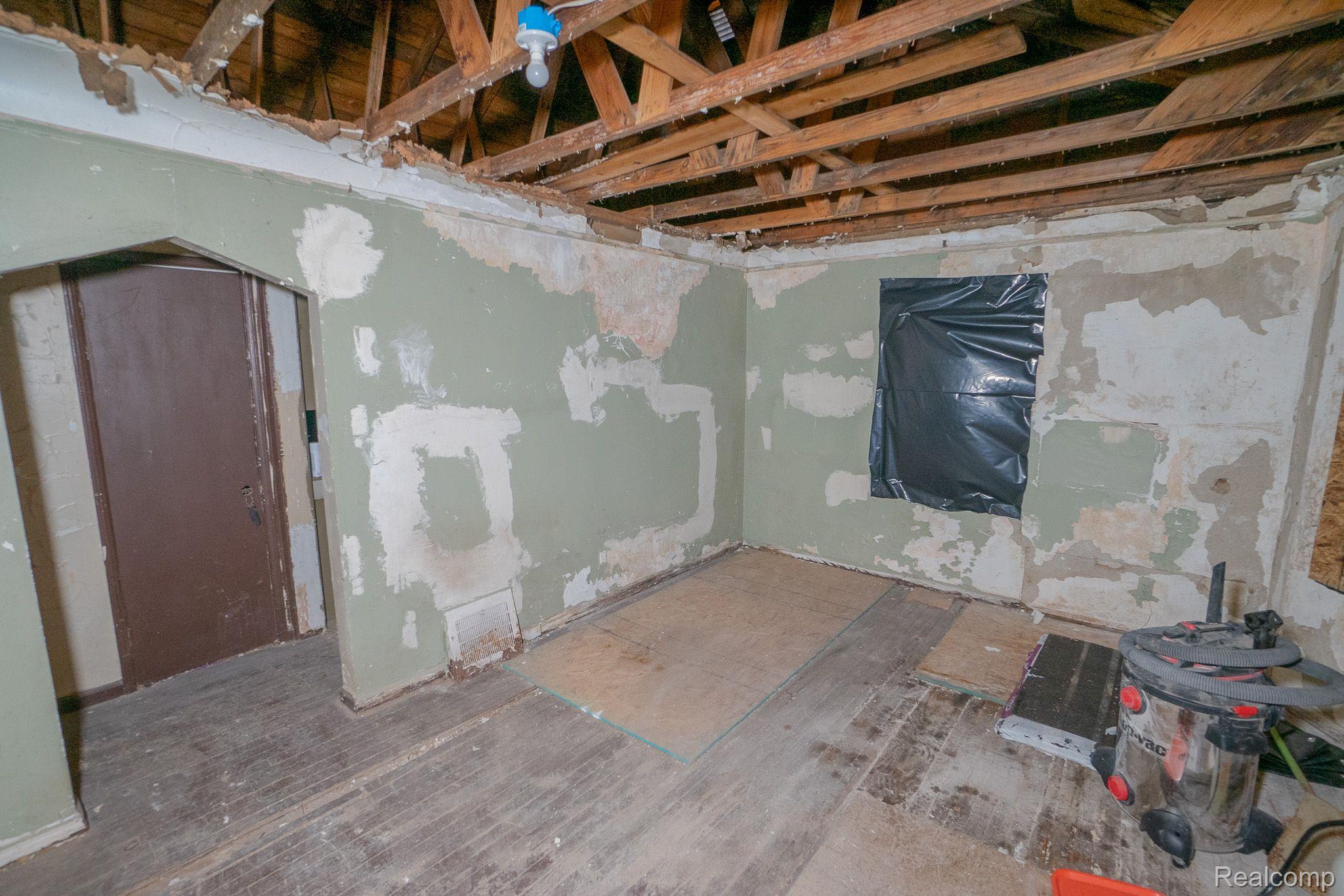 16100 LIBERAL Street