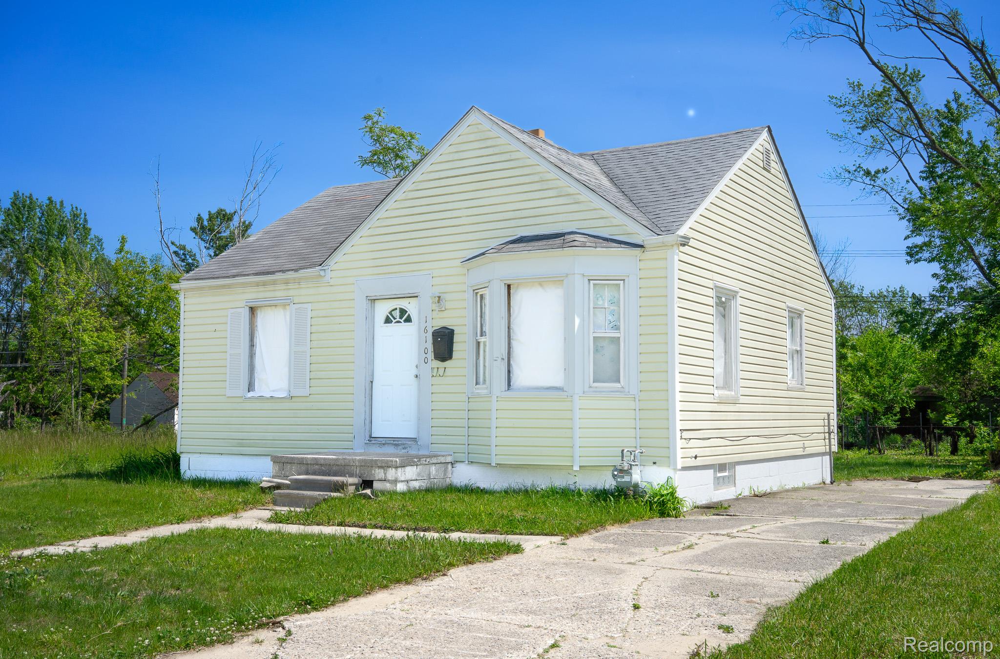 16100 LIBERAL Street