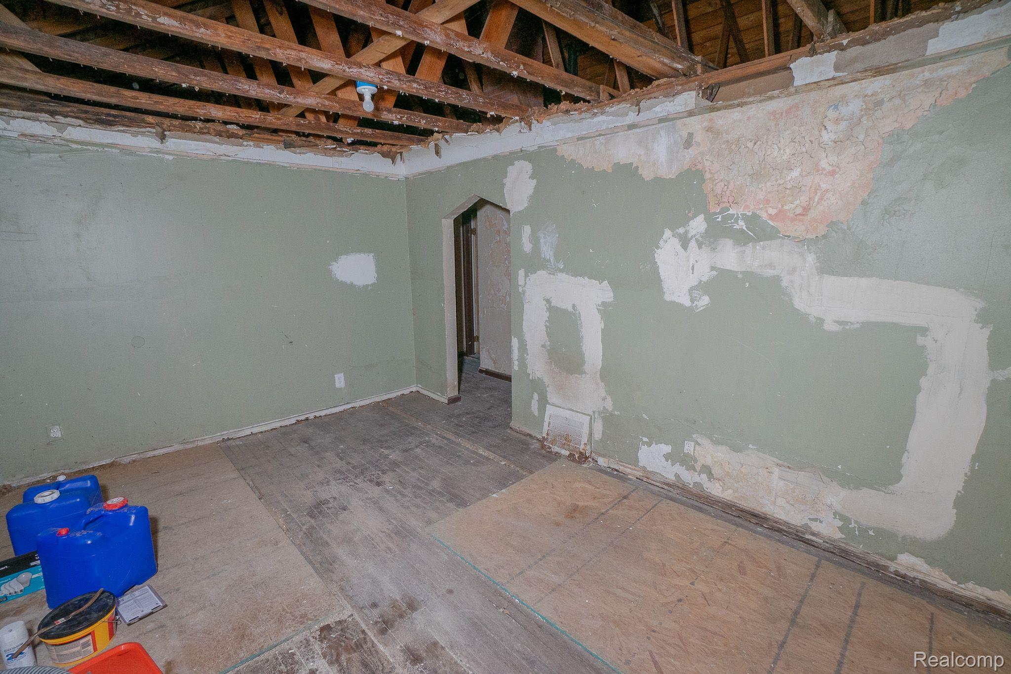 16100 LIBERAL Street