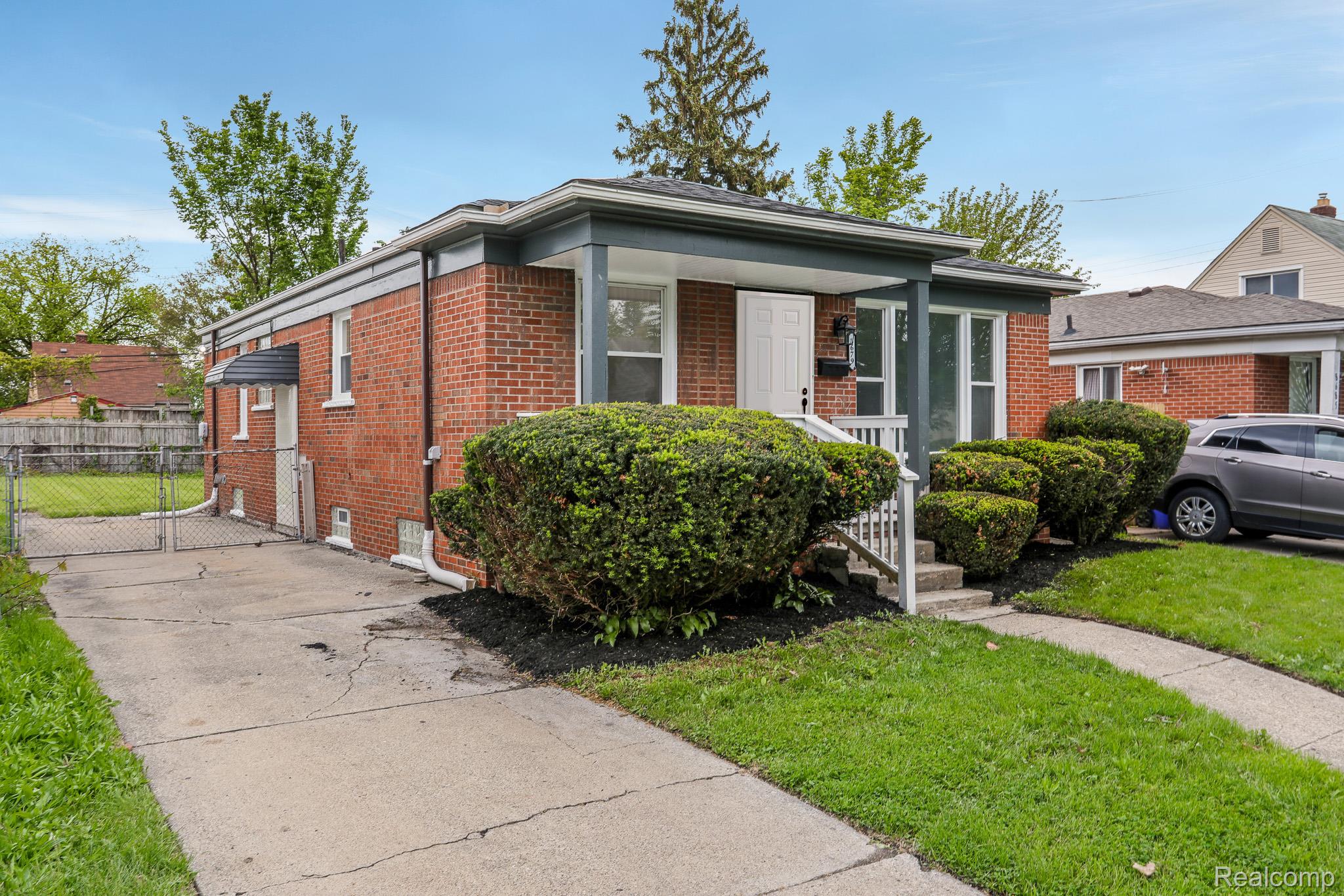 8679 BURT Road