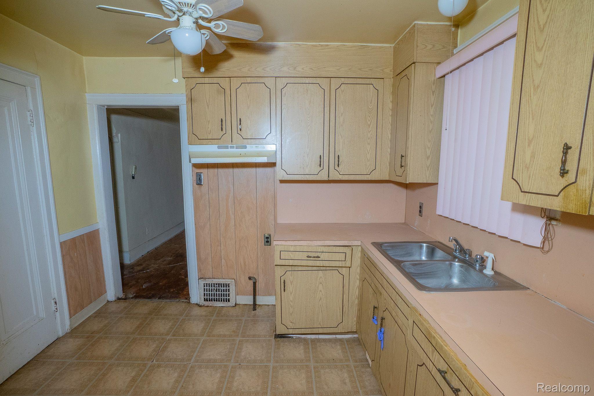 14941 FREELAND Street