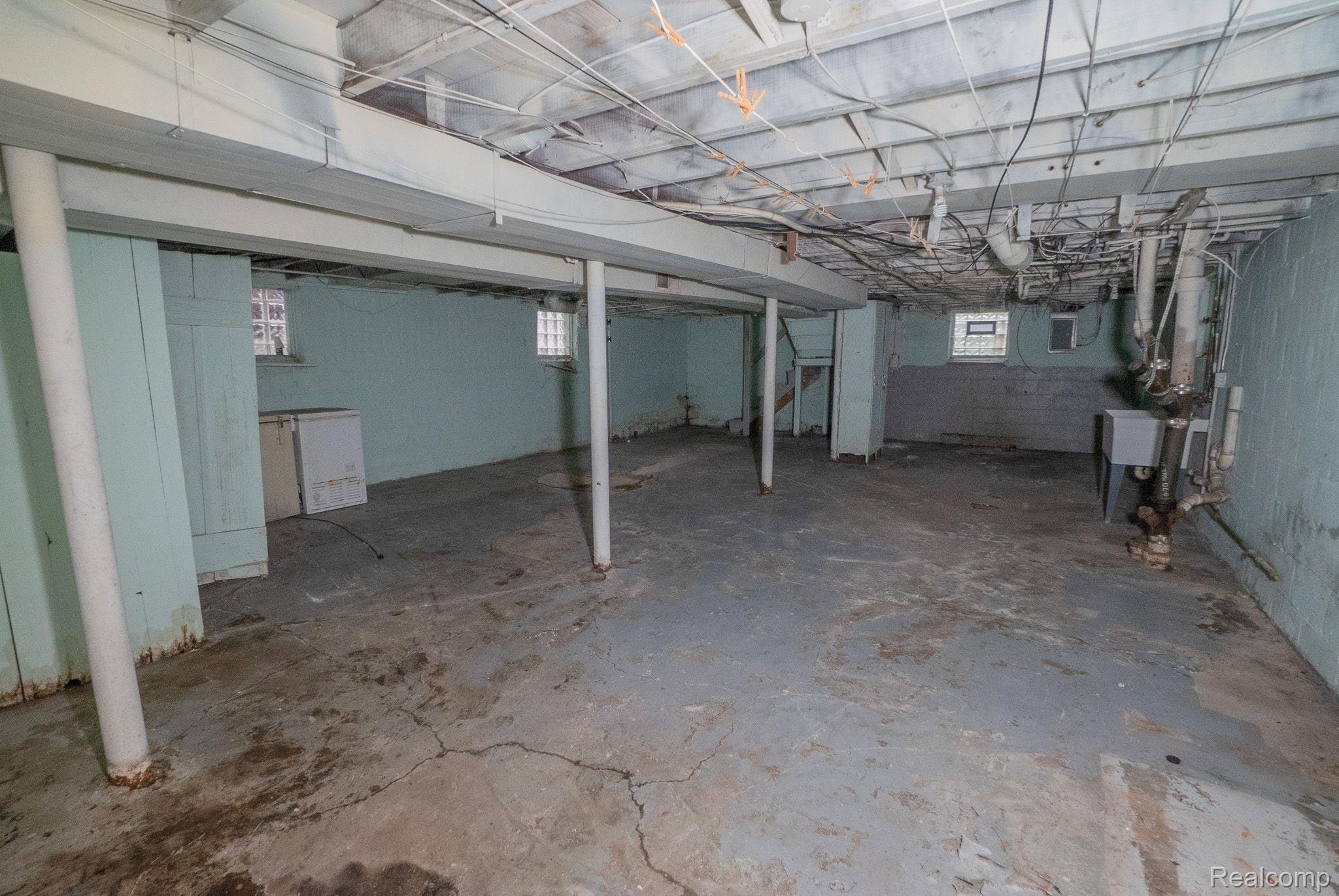 14941 FREELAND Street