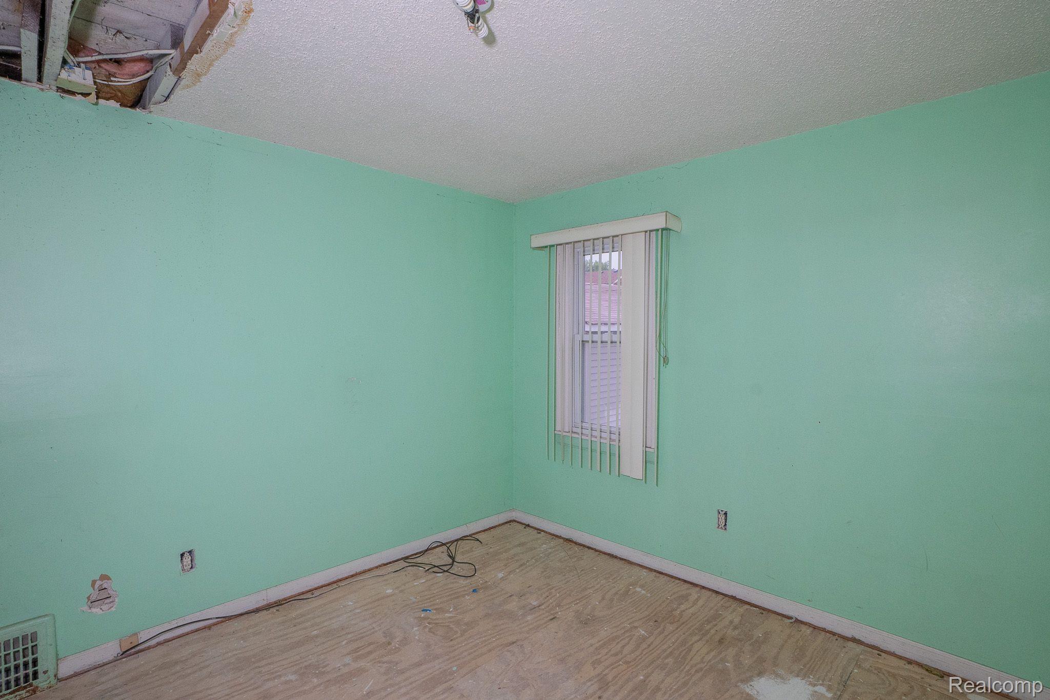 14941 FREELAND Street