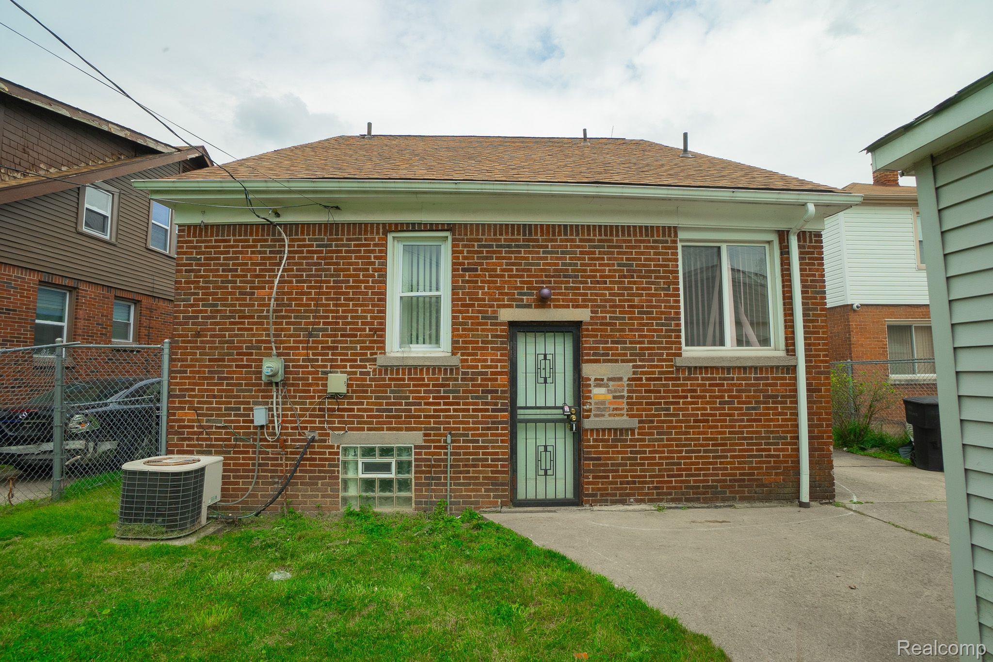 14941 FREELAND Street