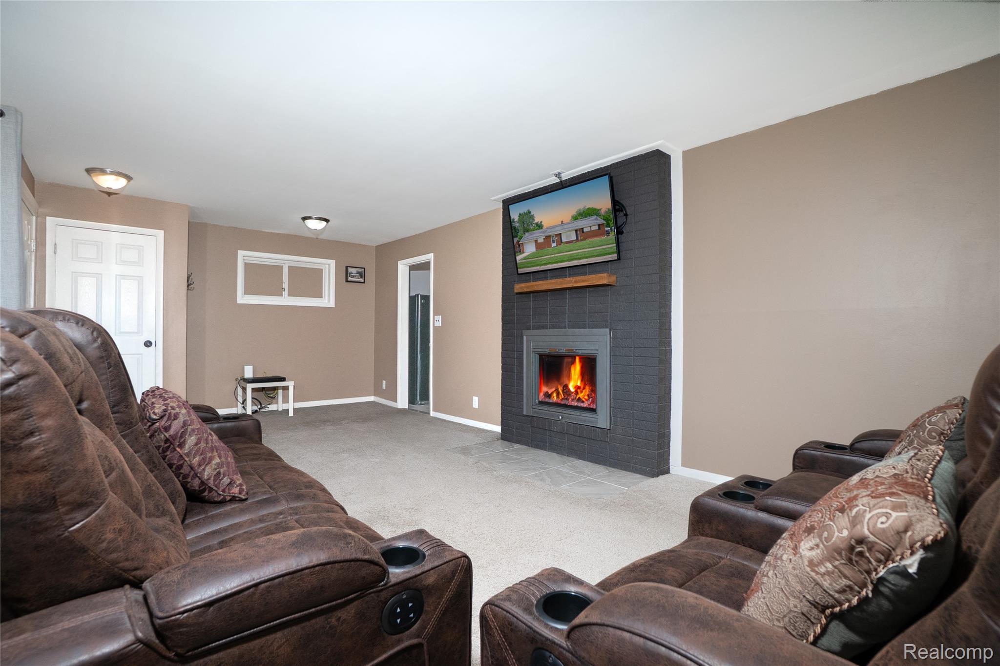 26395 Dale Ct Court