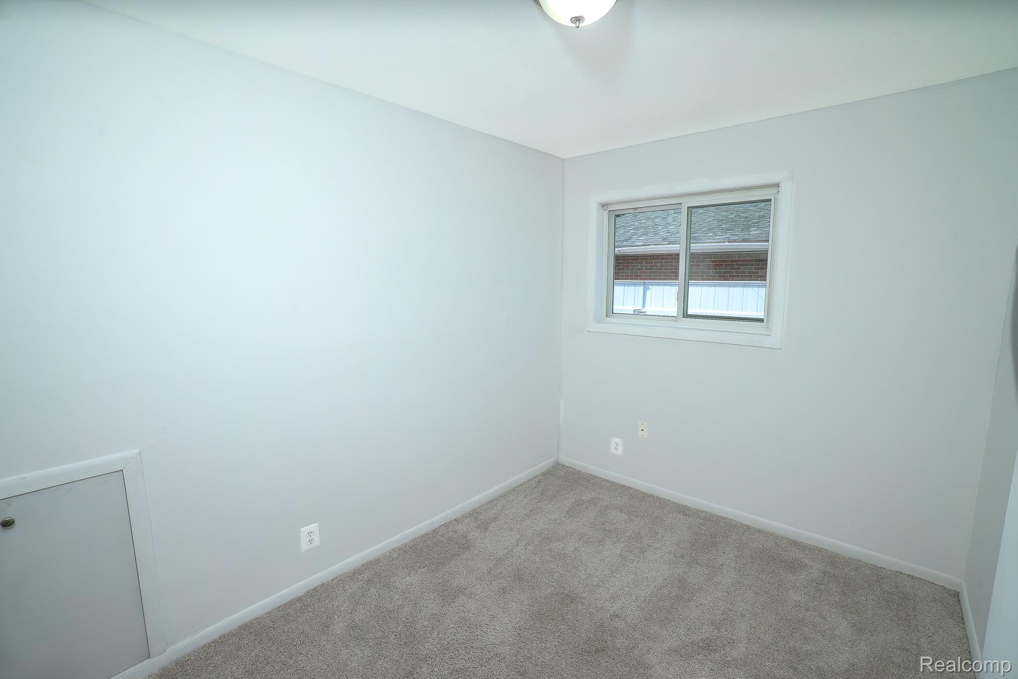 26395 Dale Ct Court