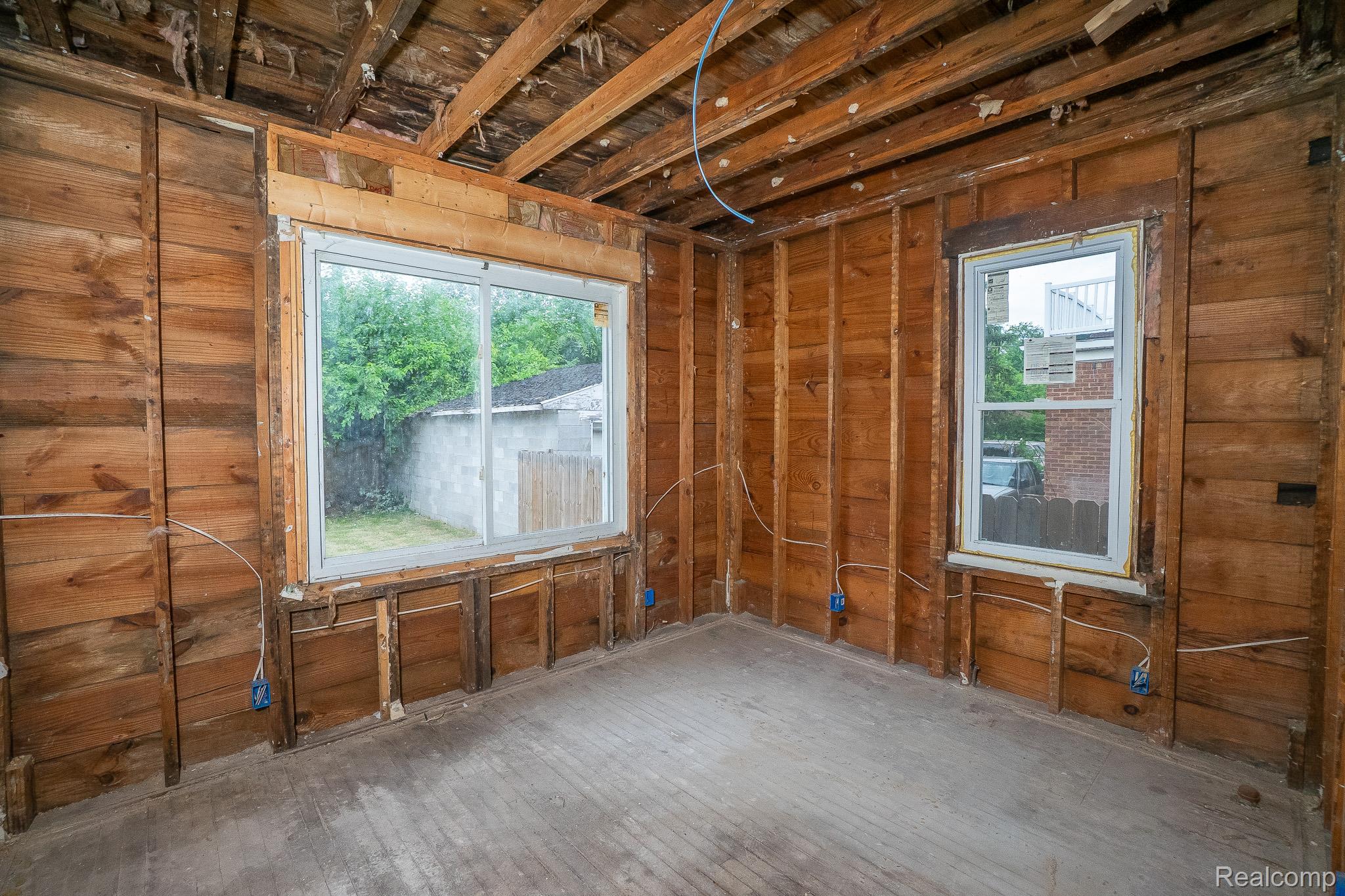 14615 Winthrop Street