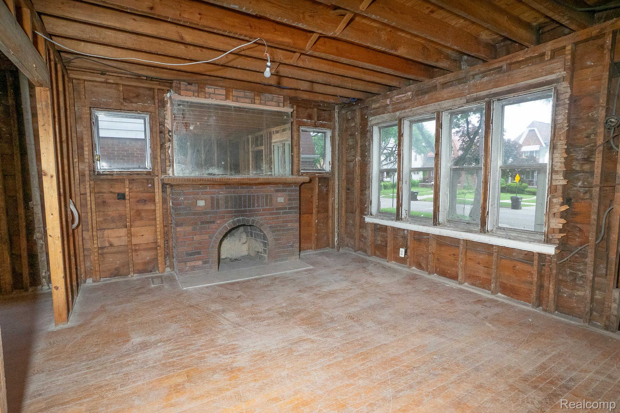 14615 Winthrop Street