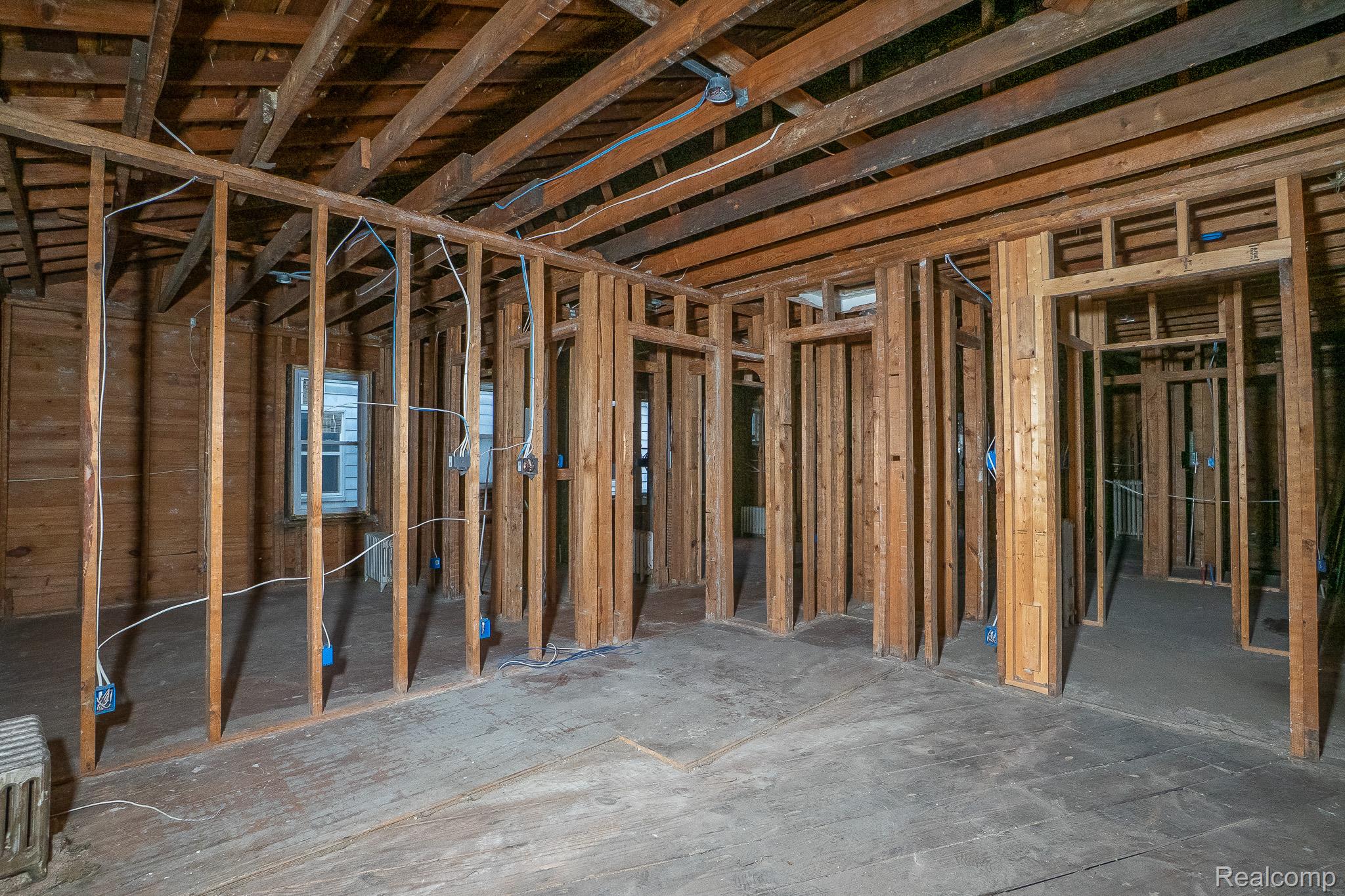 14615 Winthrop Street