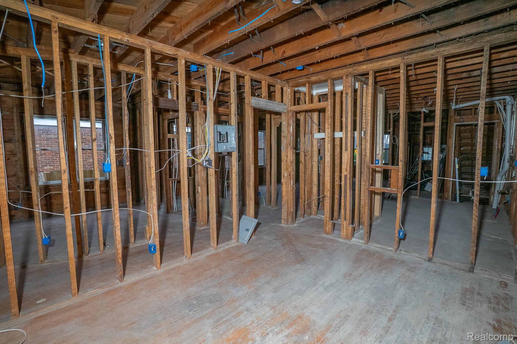 14615 Winthrop Street