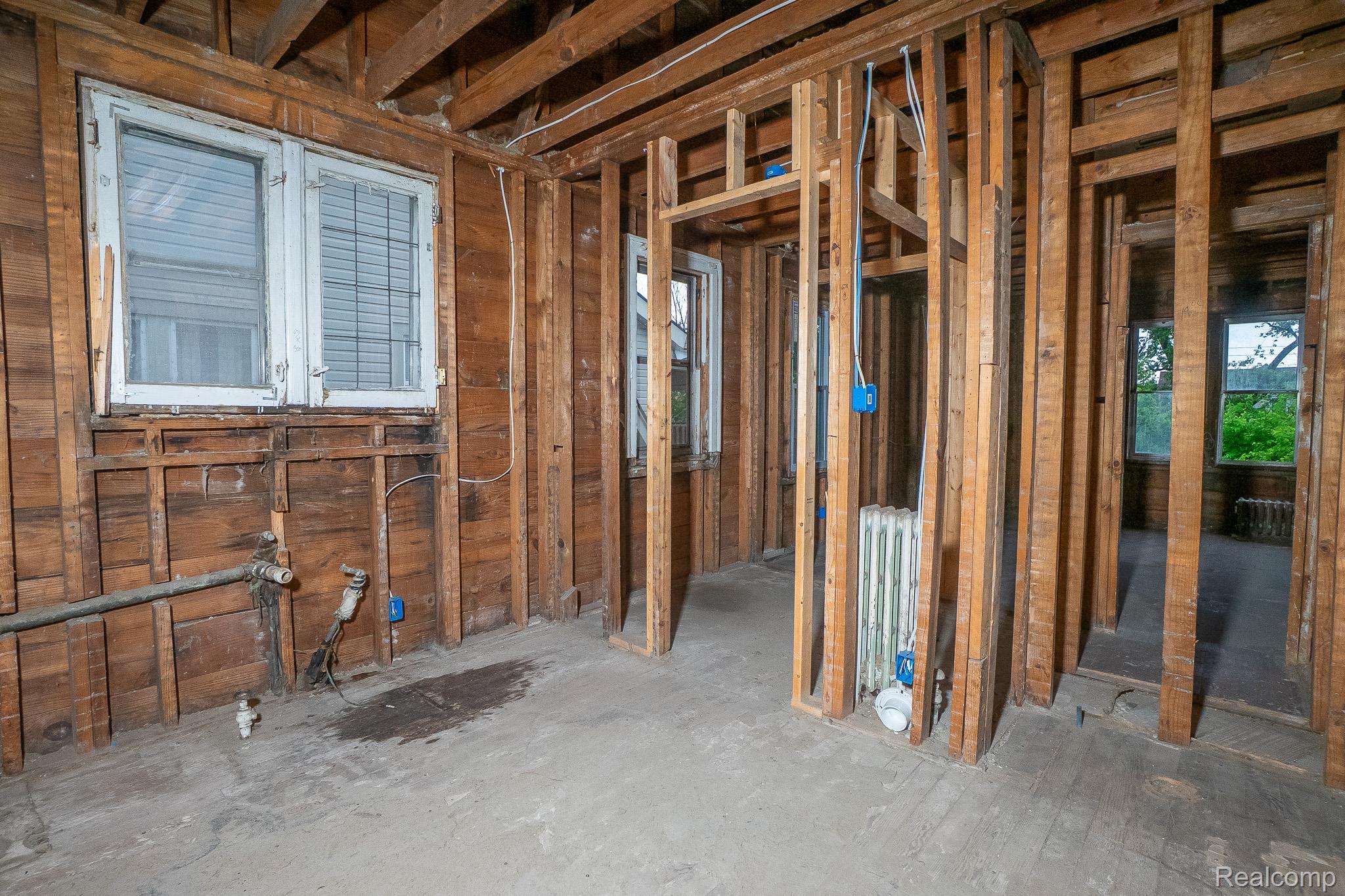 14615 Winthrop Street