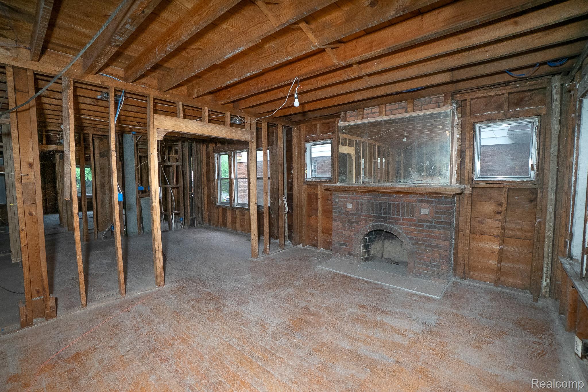 14615 Winthrop Street