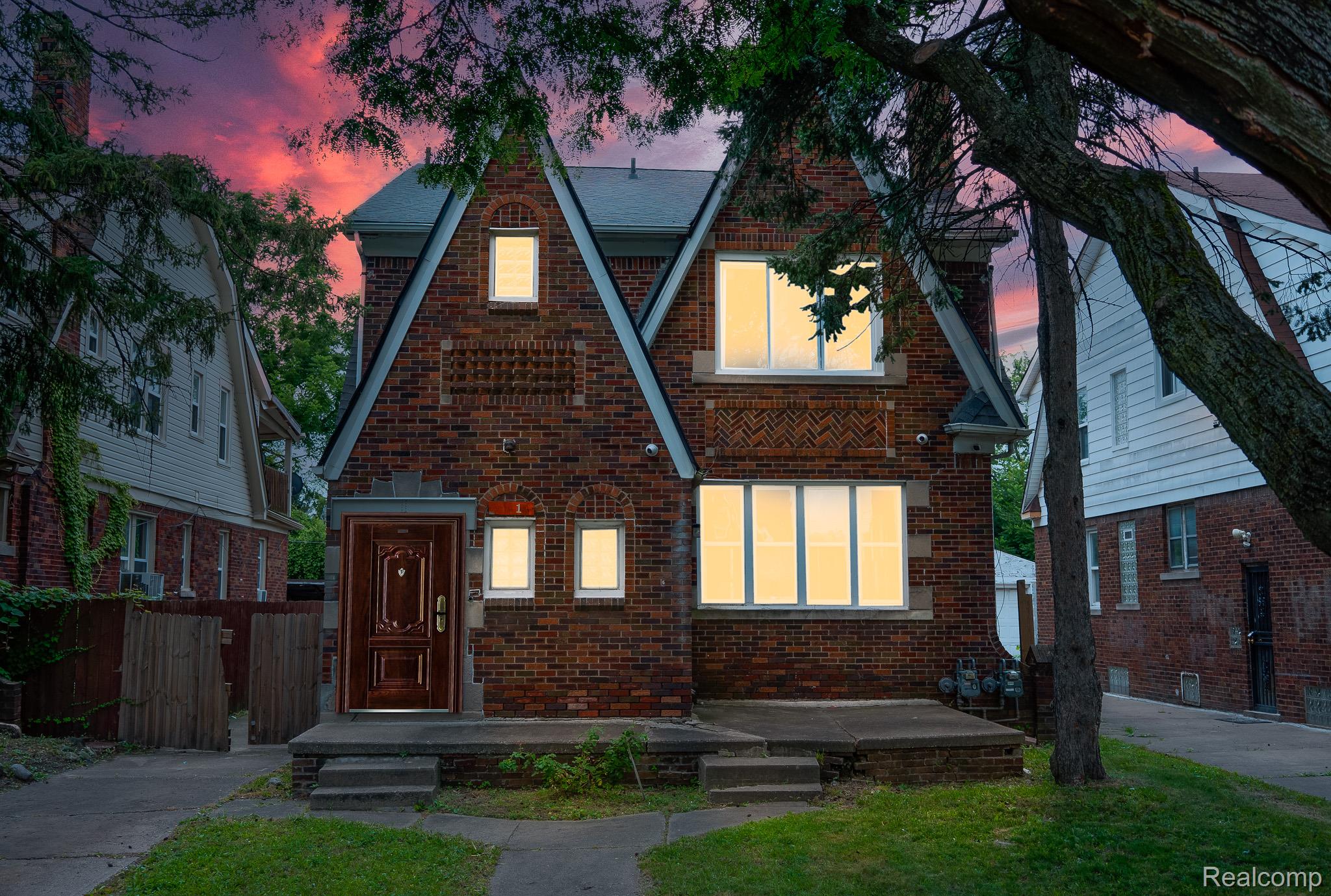 14615 Winthrop Street