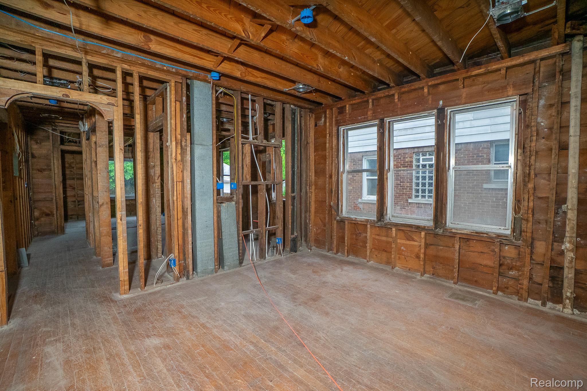 14615 Winthrop Street