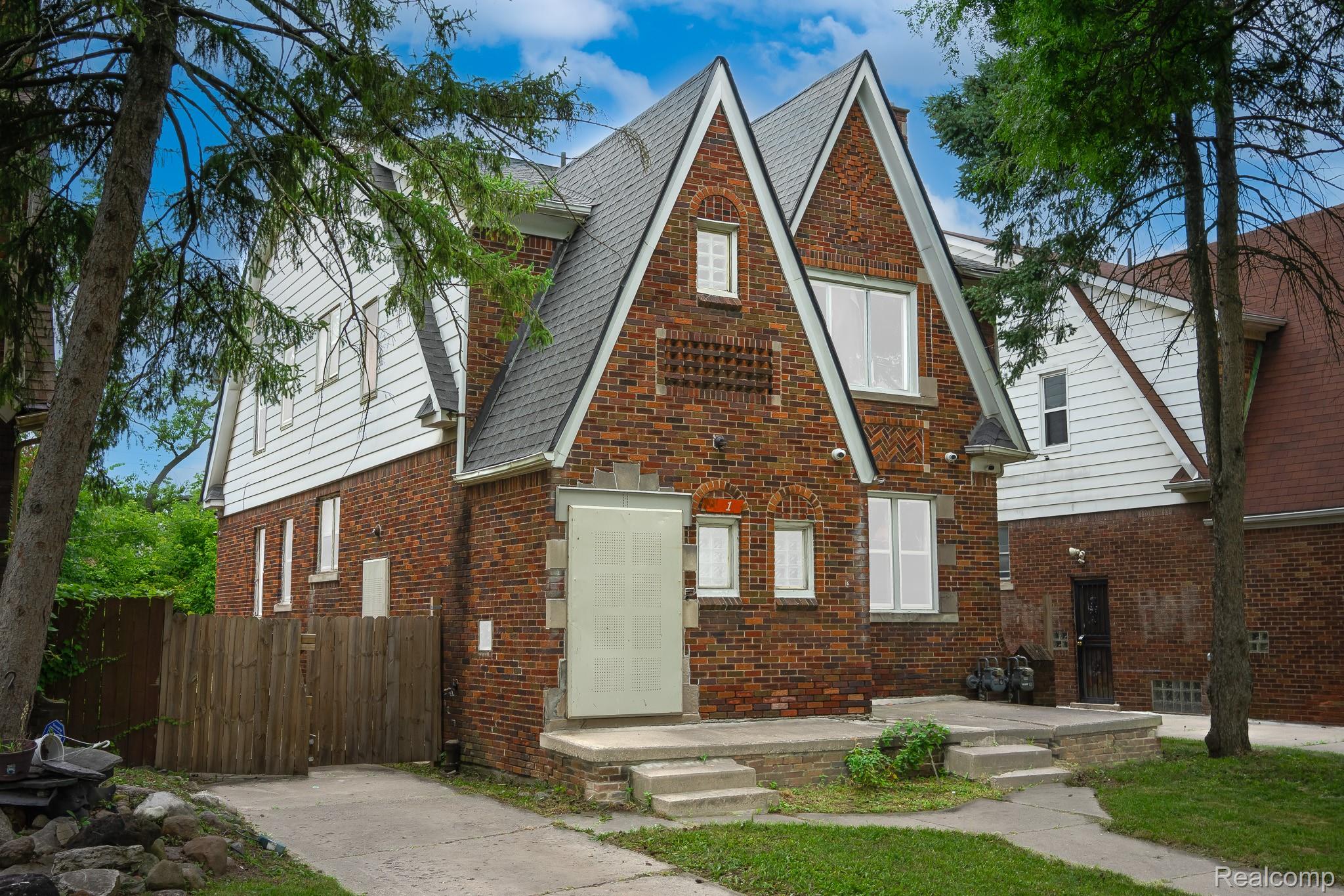 14615 Winthrop Street