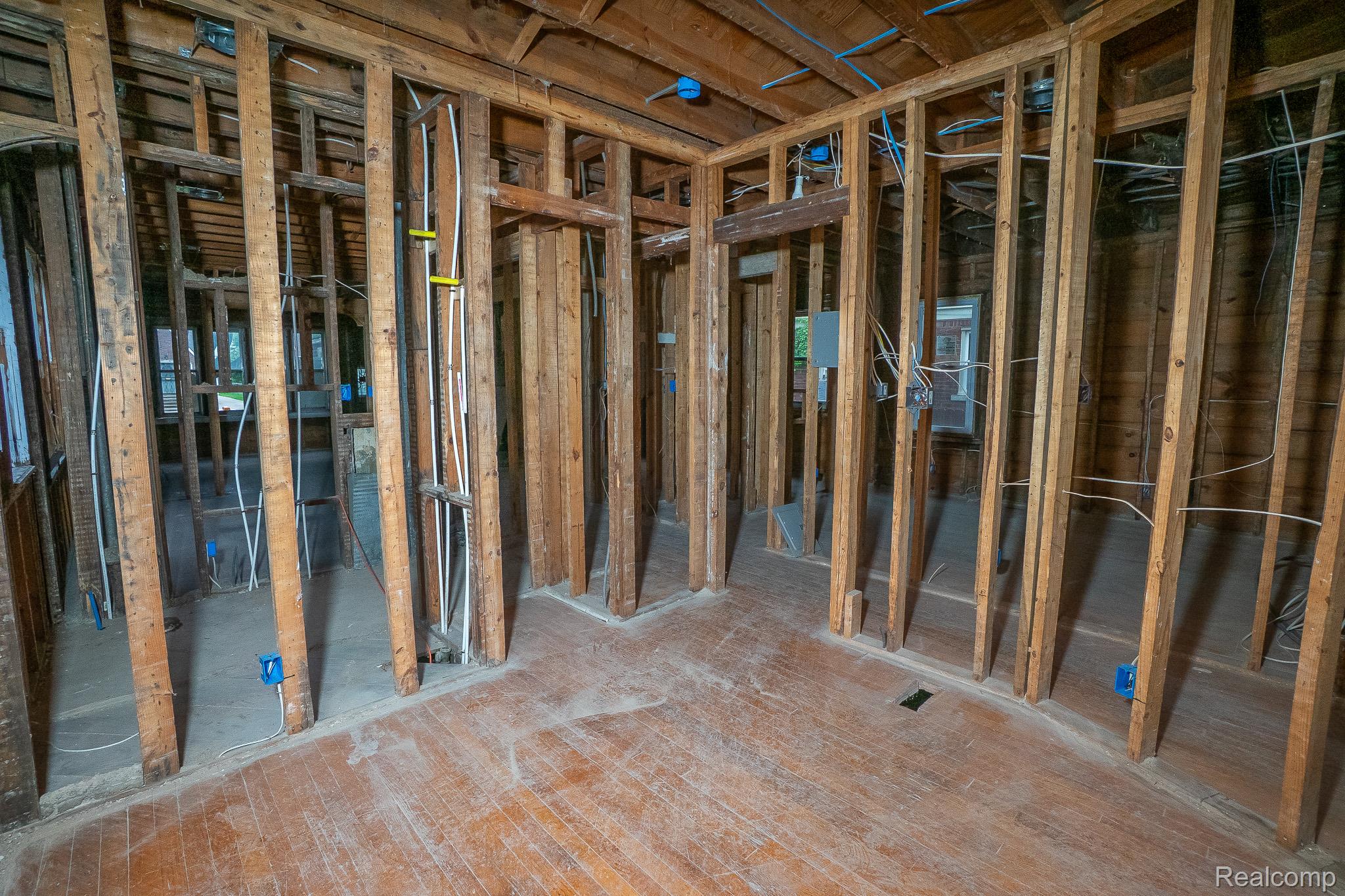 14615 Winthrop Street