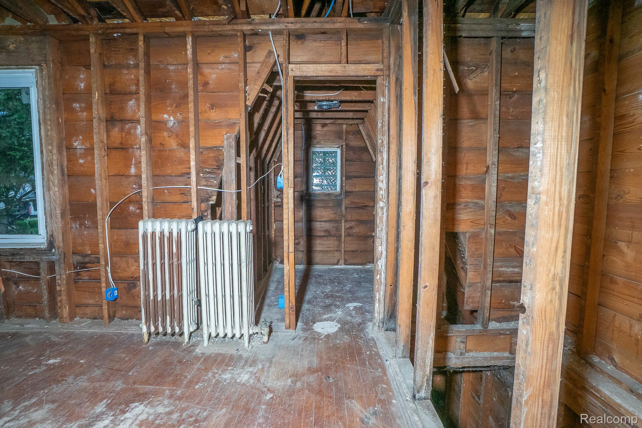 14615 Winthrop Street