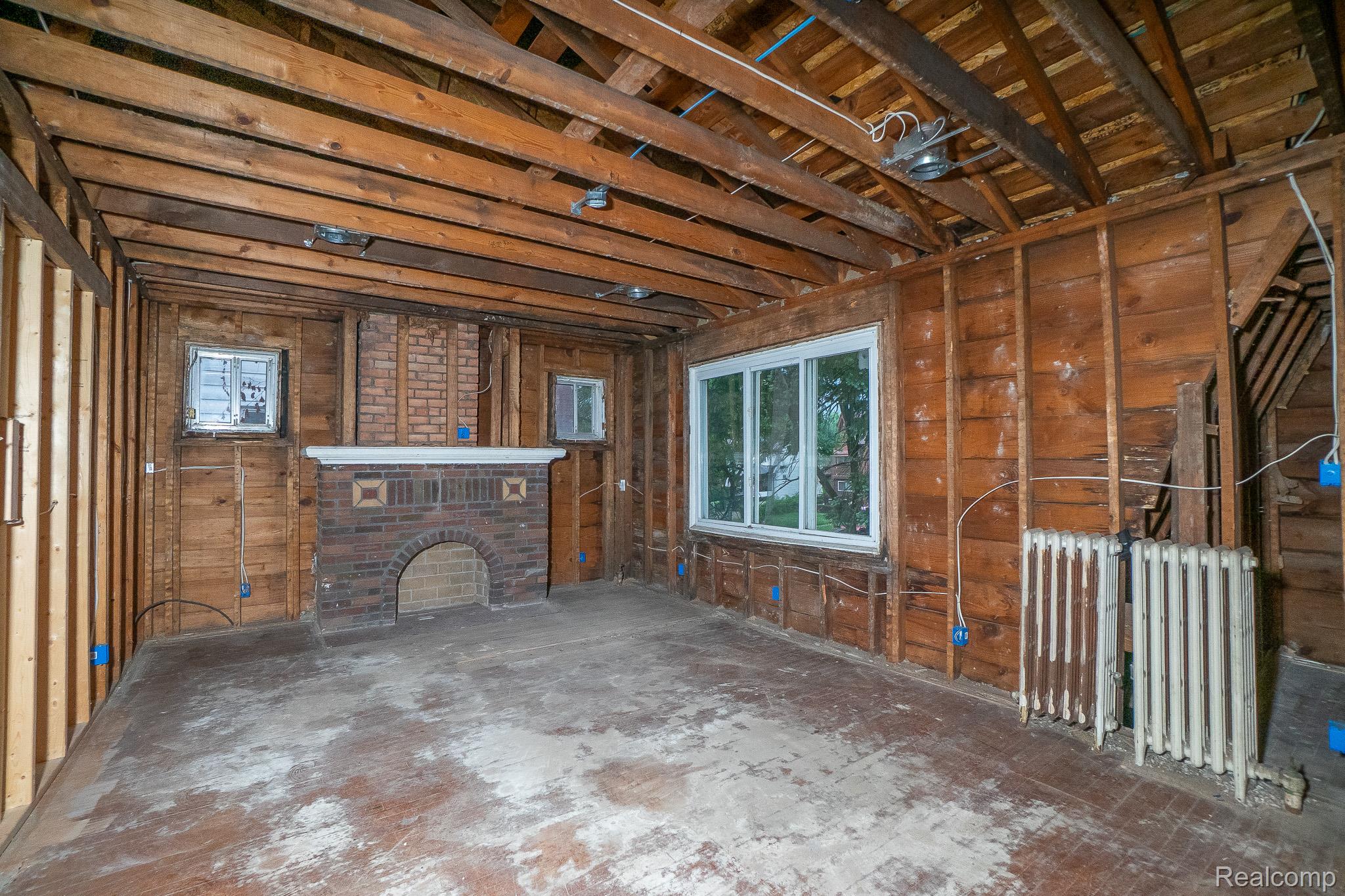 14615 Winthrop Street