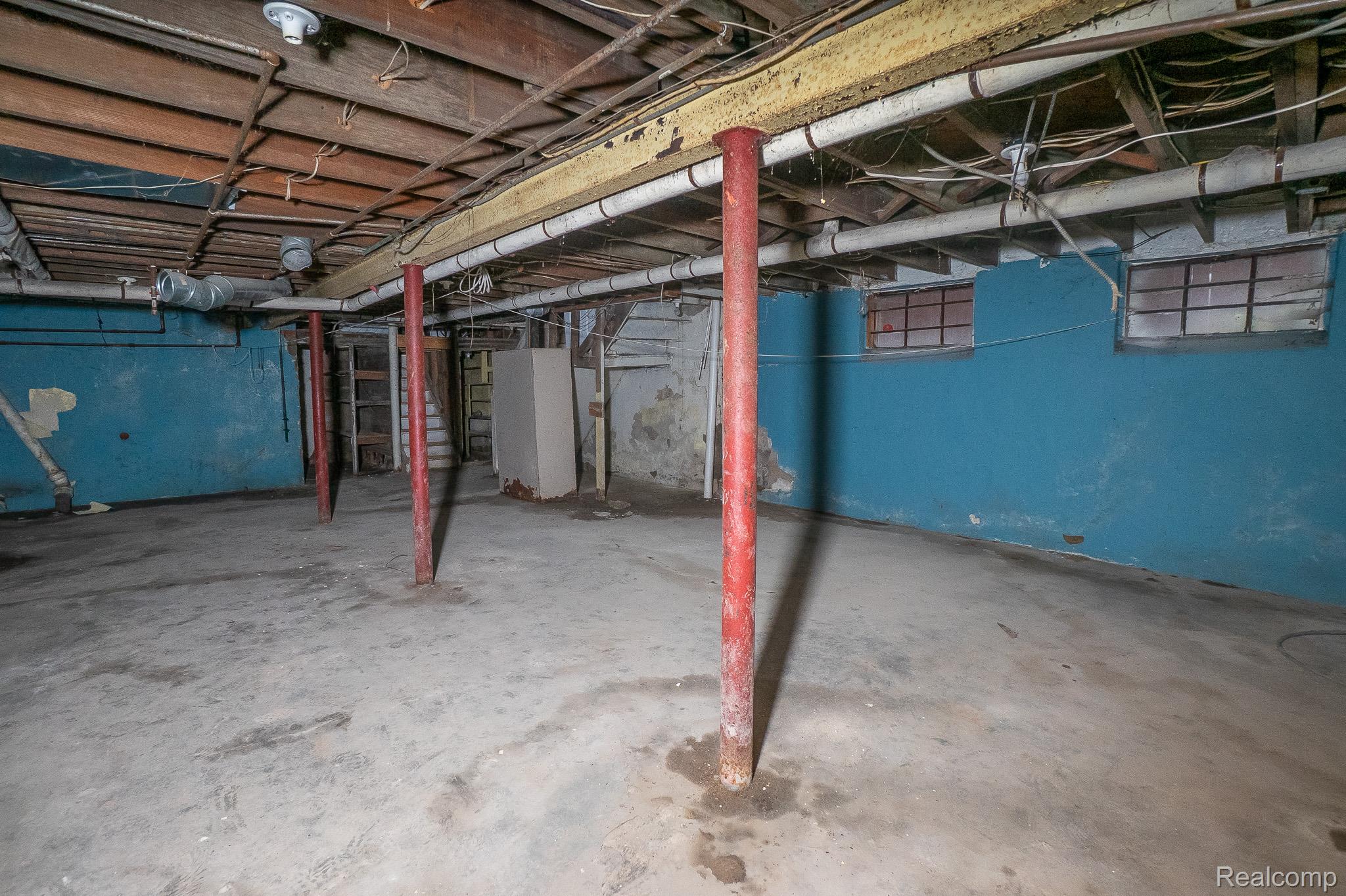 14615 Winthrop Street