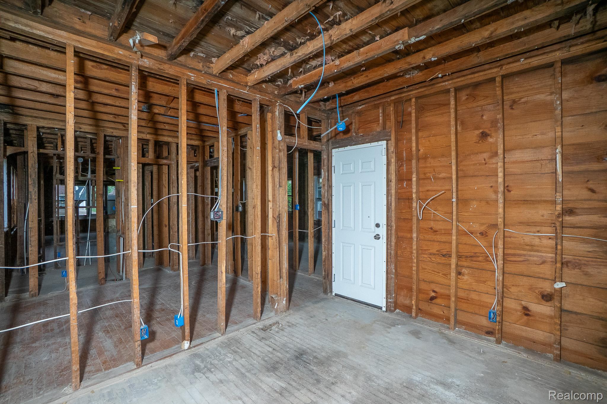 14615 Winthrop Street