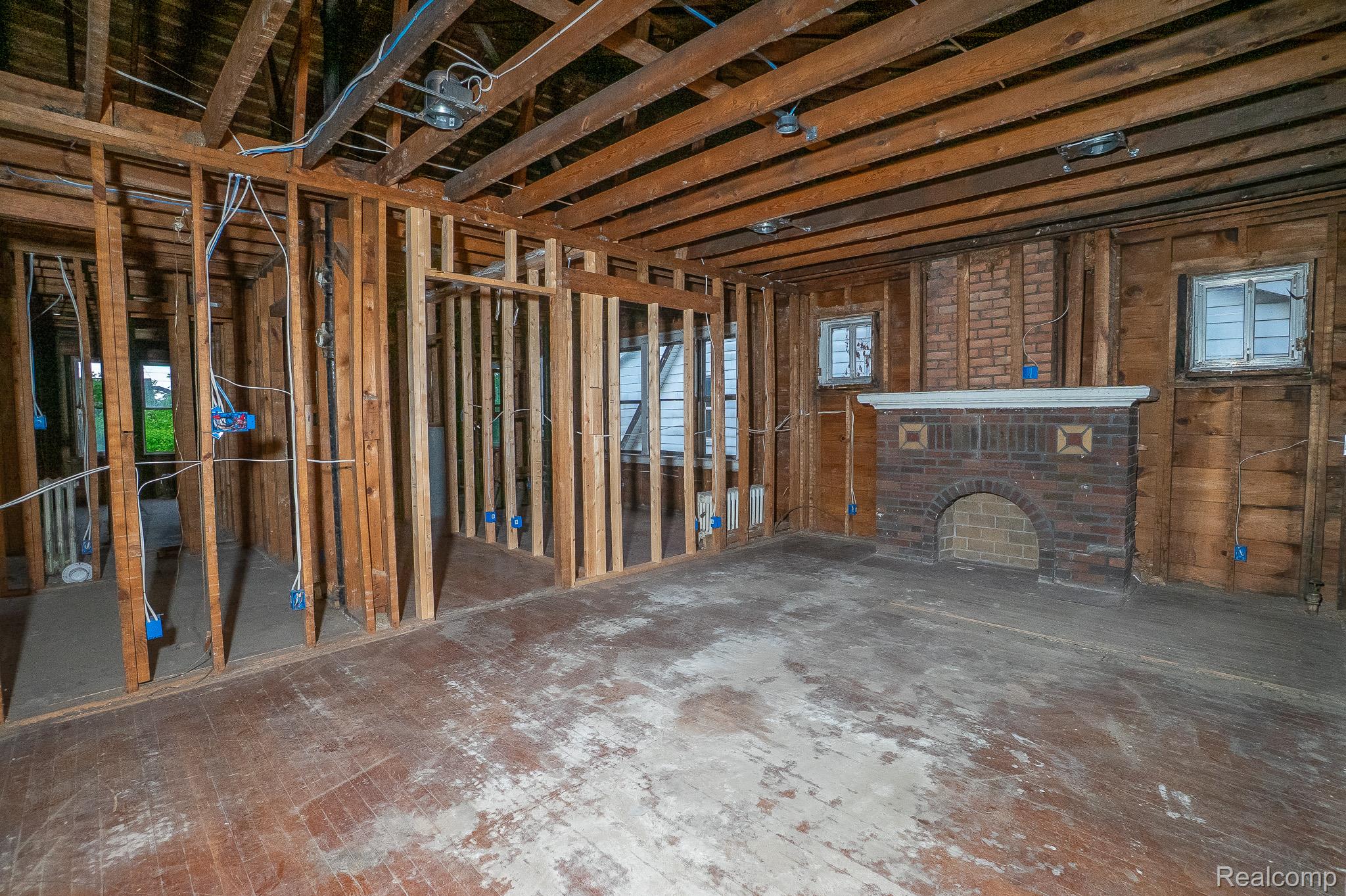 14615 Winthrop Street