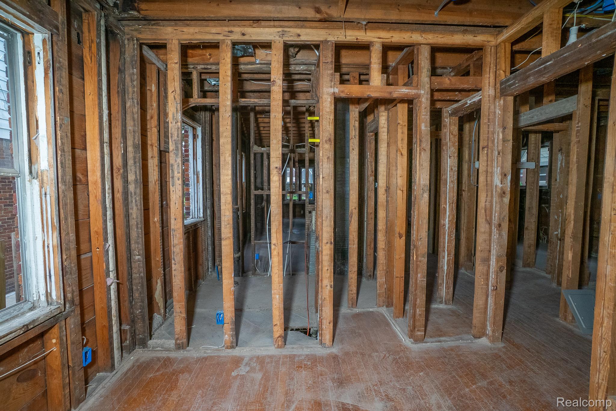 14615 Winthrop Street