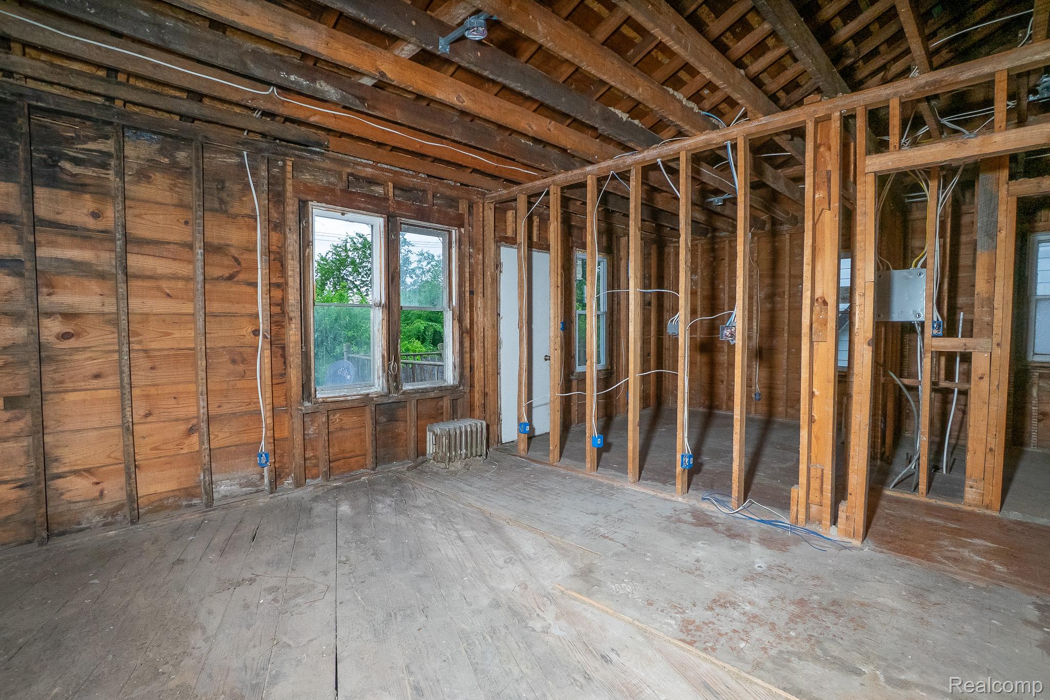 14615 Winthrop Street