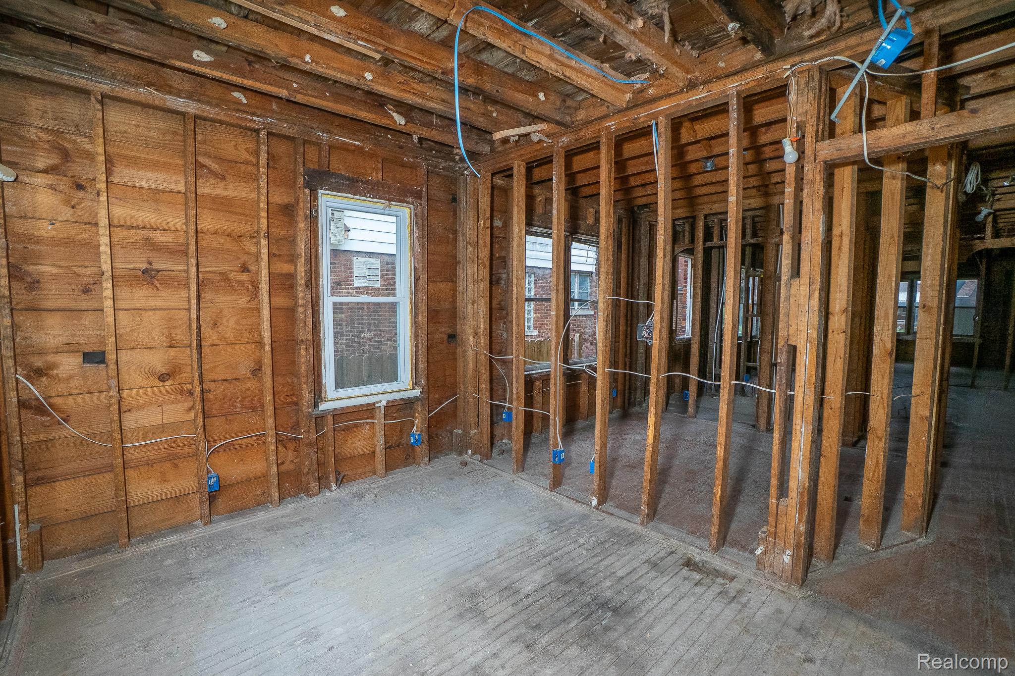 14615 Winthrop Street