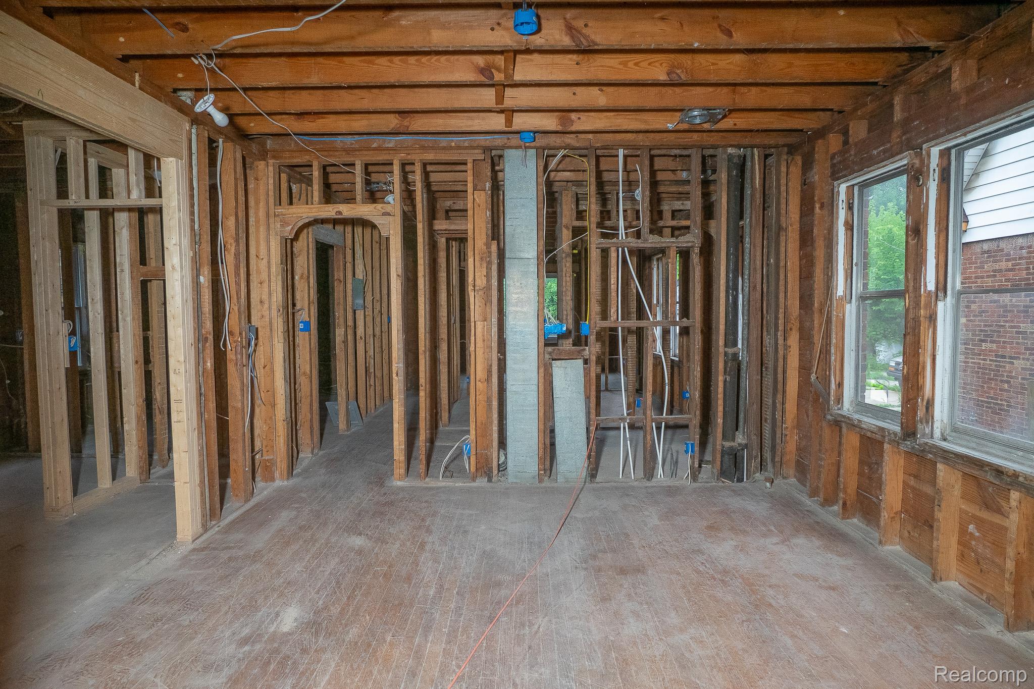 14615 Winthrop Street