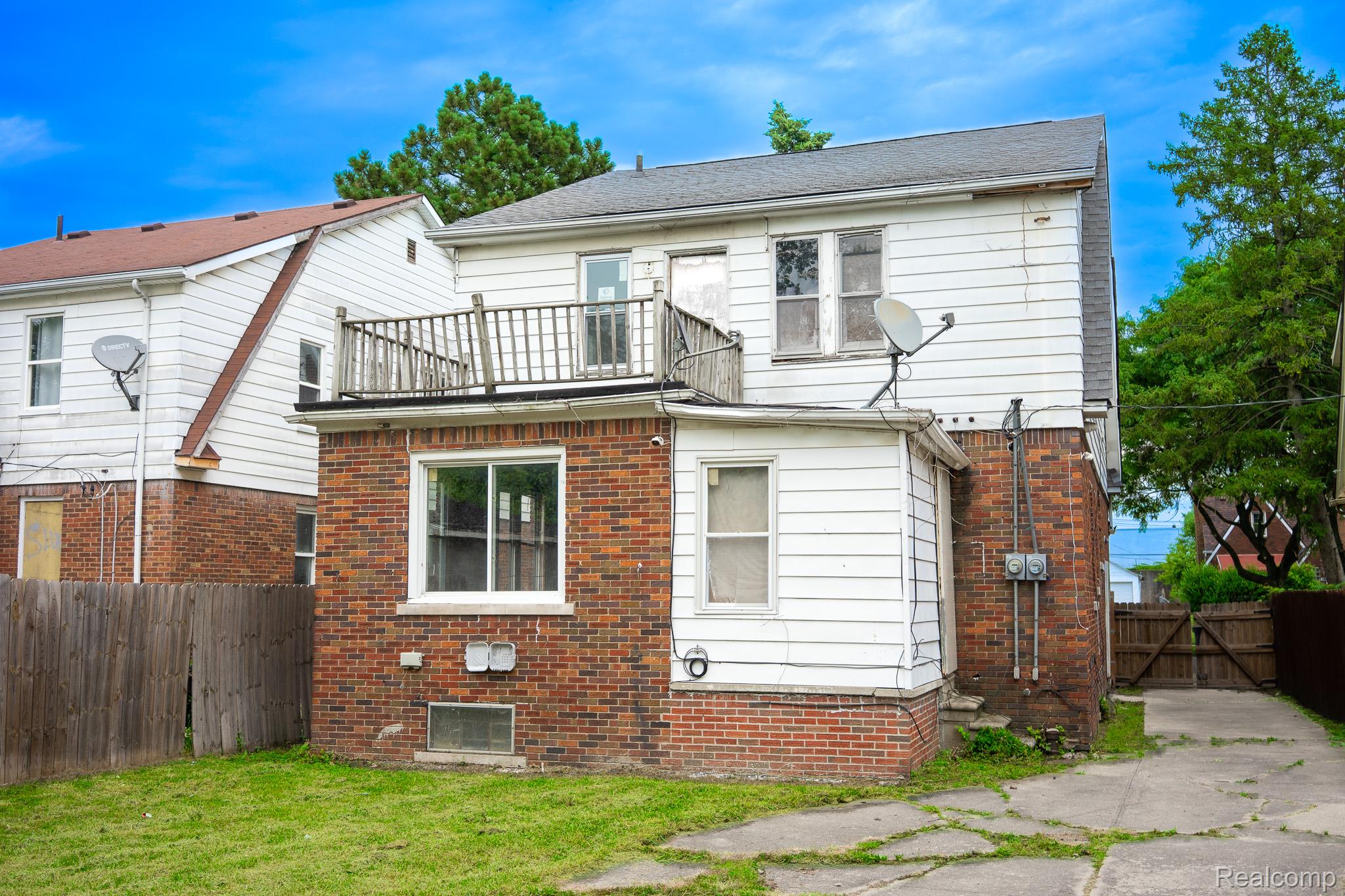 14615 Winthrop Street