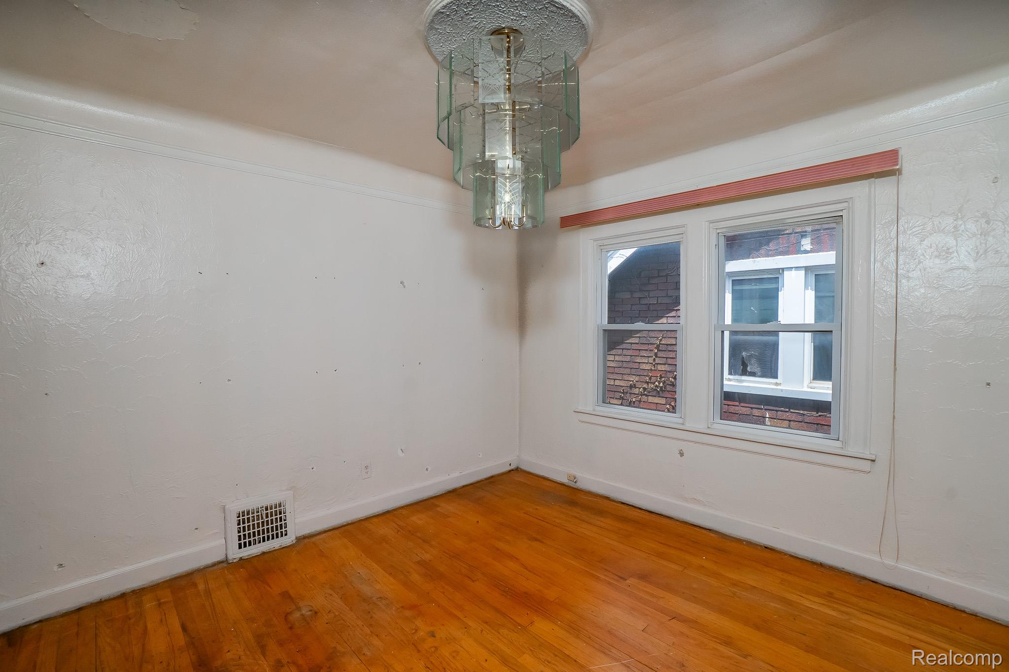 15859 Cloverlawn Street