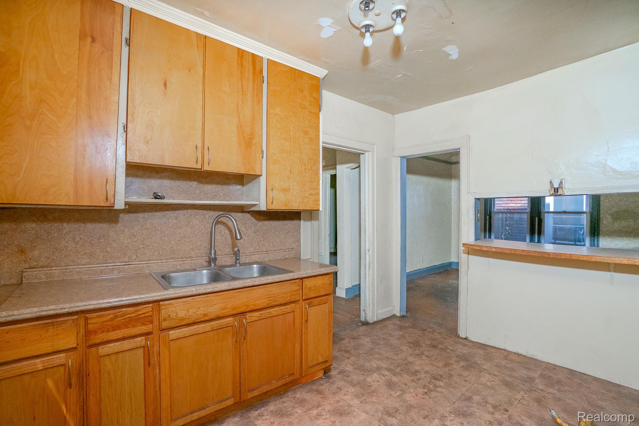 15859 Cloverlawn Street