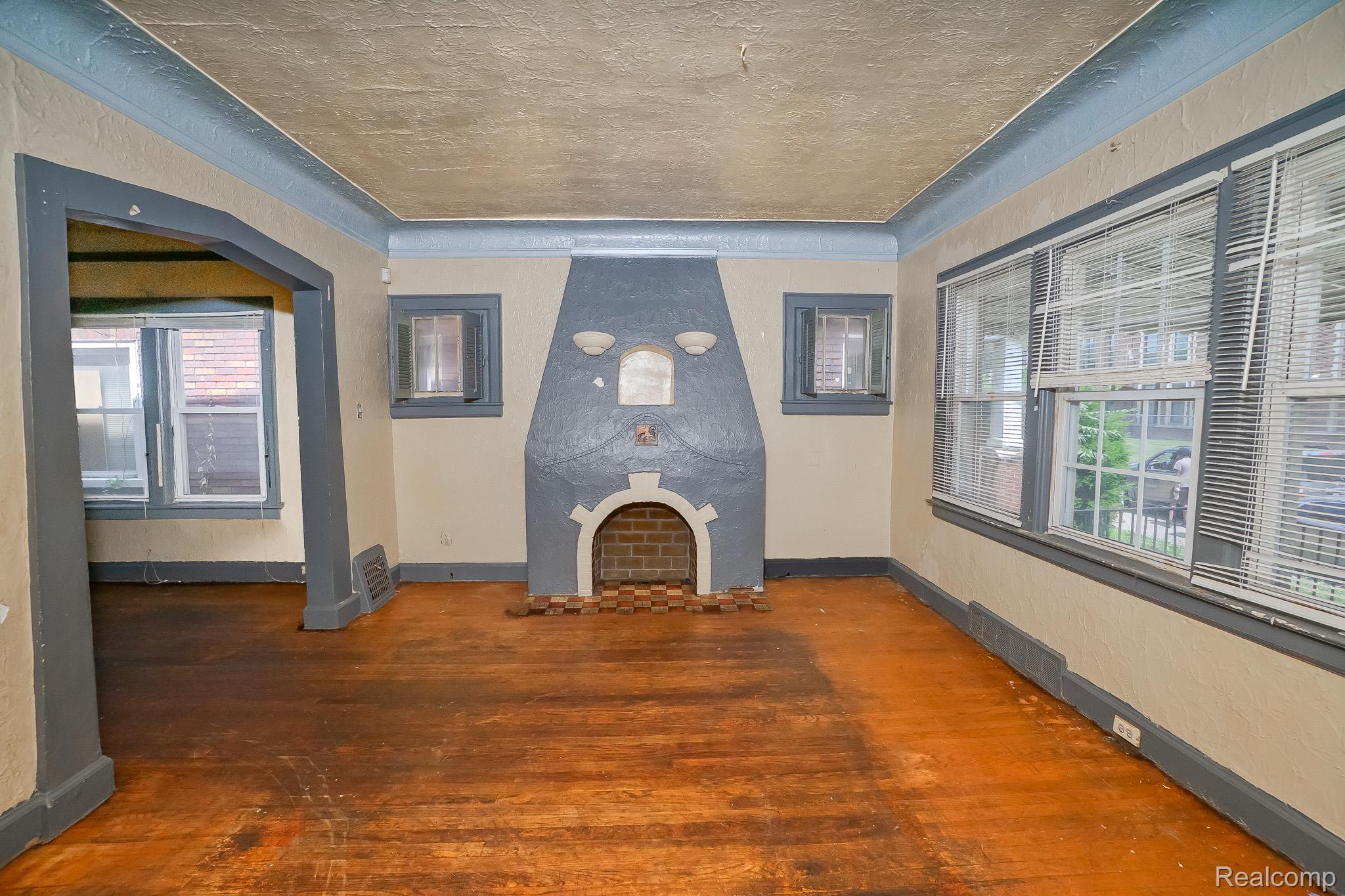 15859 Cloverlawn Street