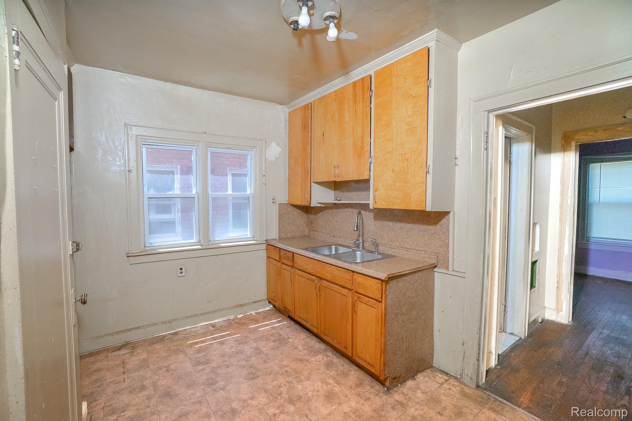 15859 Cloverlawn Street