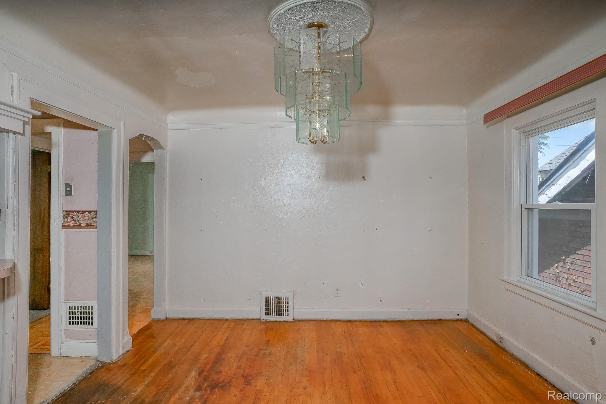 15859 Cloverlawn Street