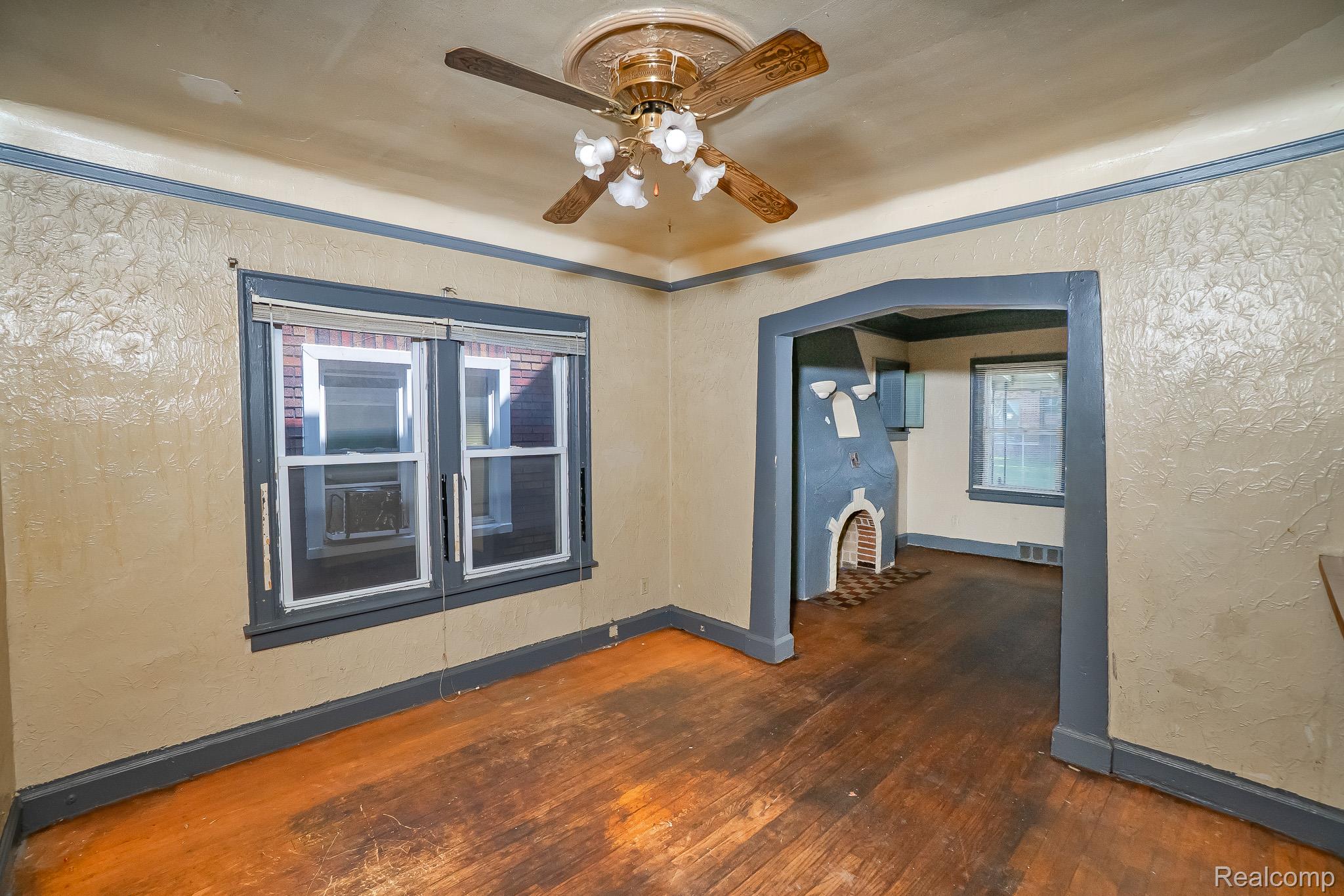 15859 Cloverlawn Street